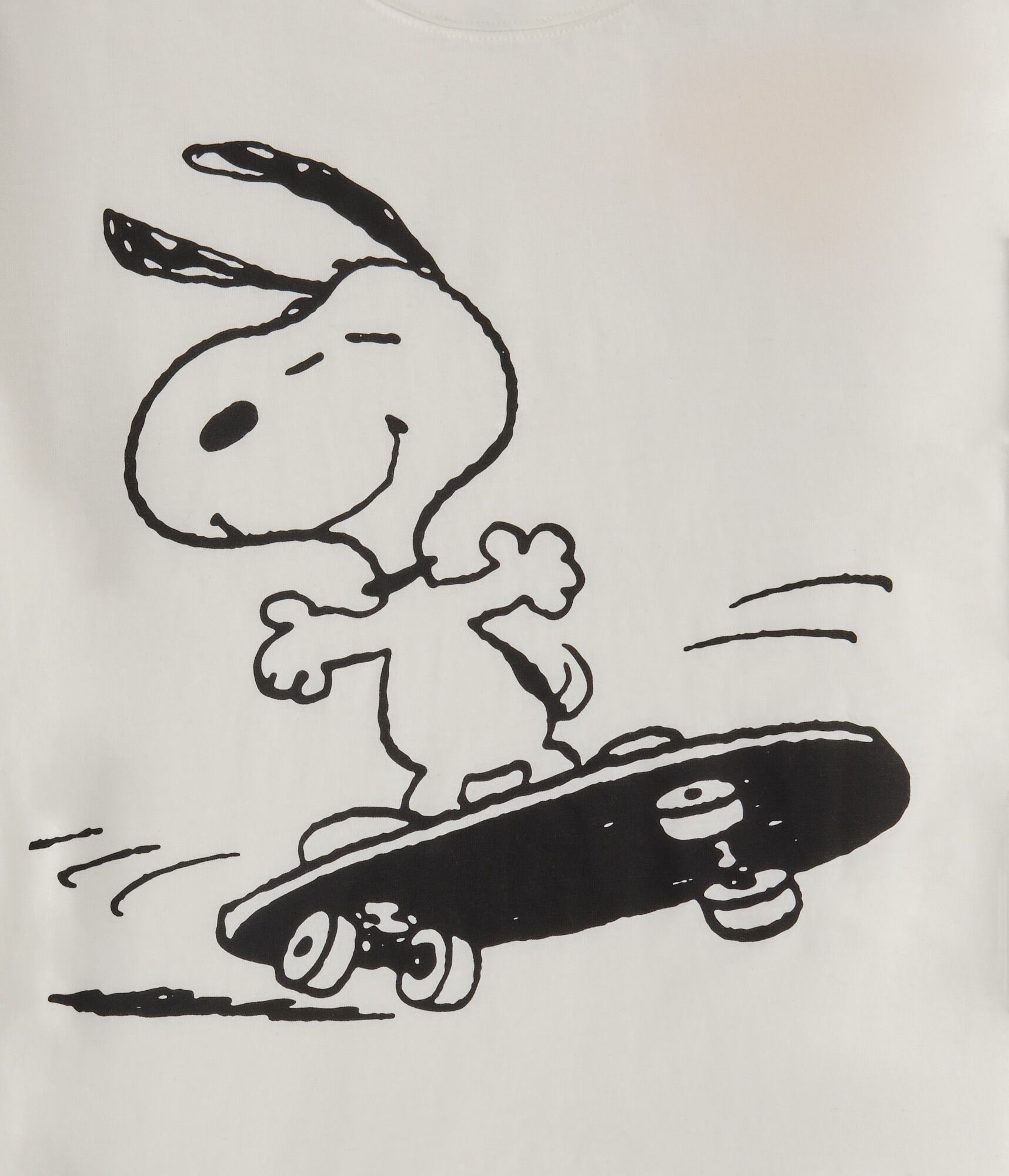Skateboarding Snoopy Relaxed Graphic Tee