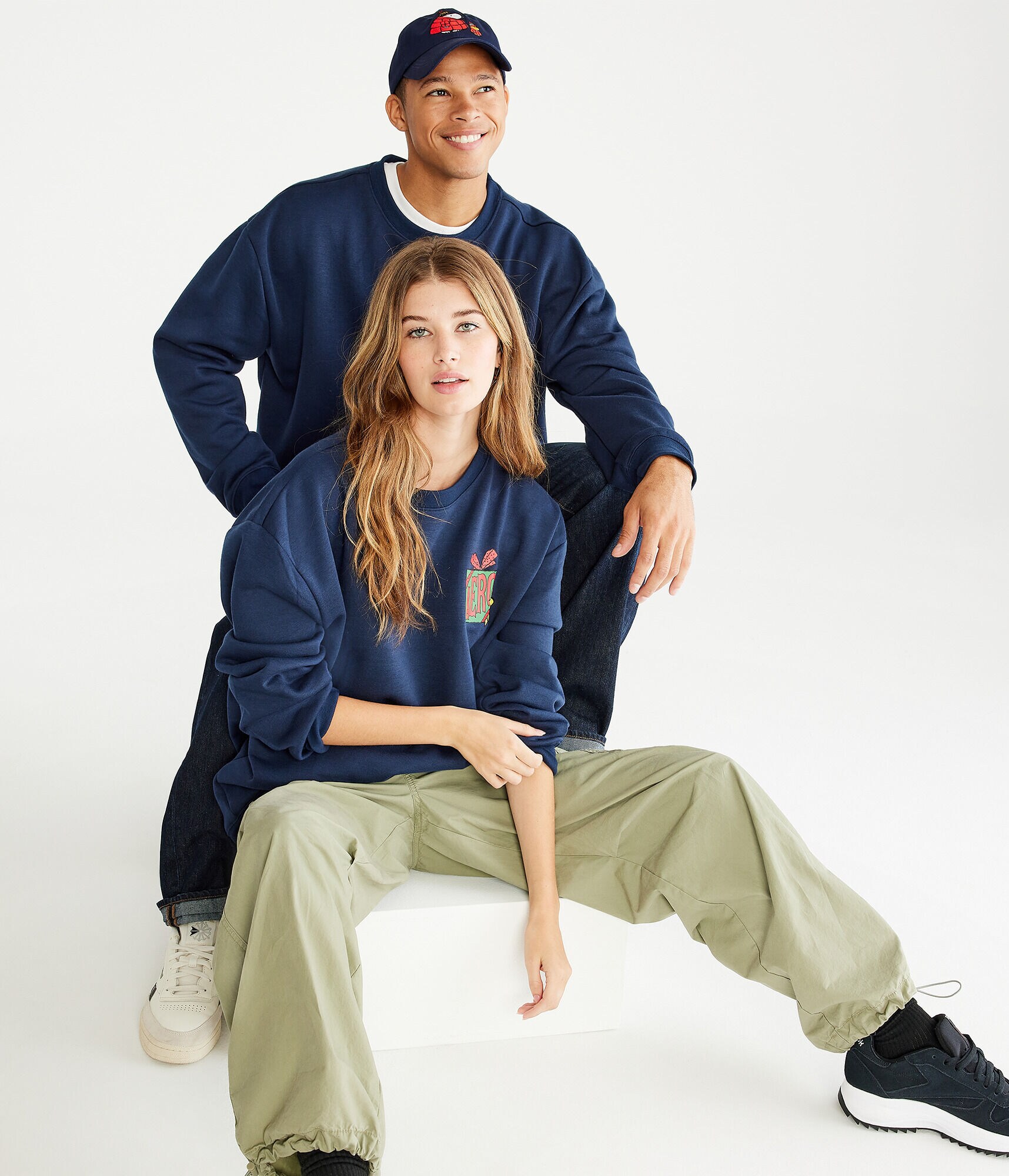 Peanuts&reg; | A&eacute;ropostale Snoopy Present Crew Sweatshirt