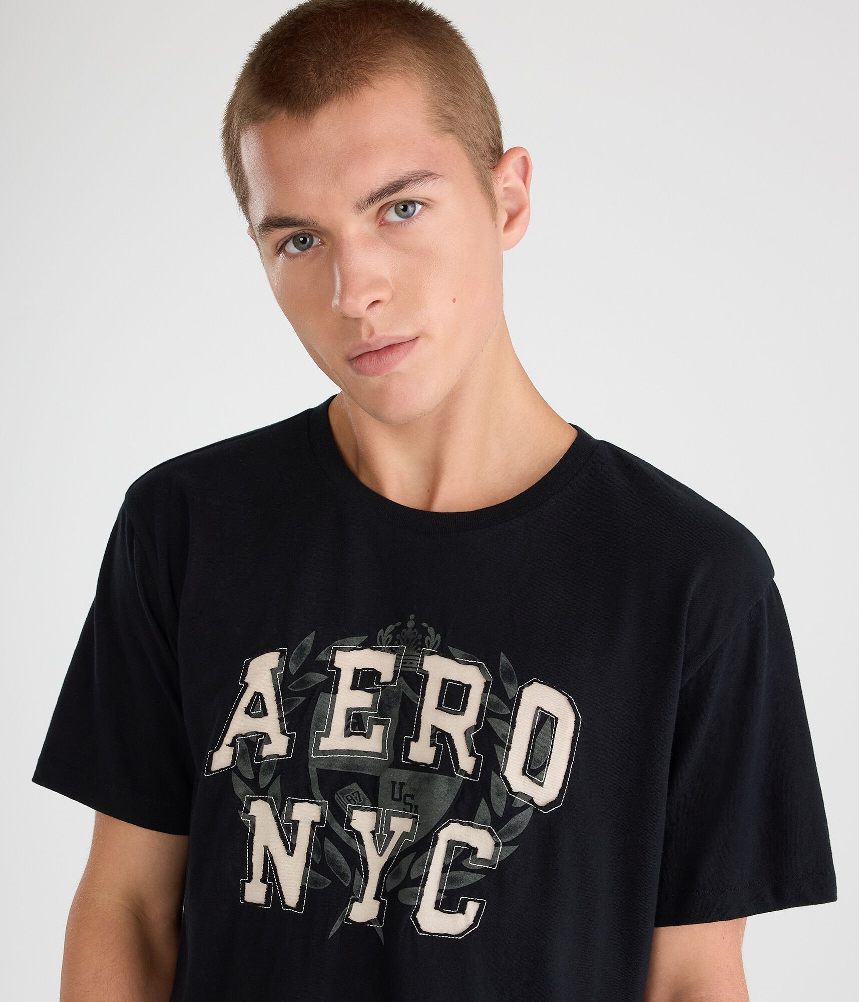 Aero NYC Crest Appliqu&eacute; Graphic Tee