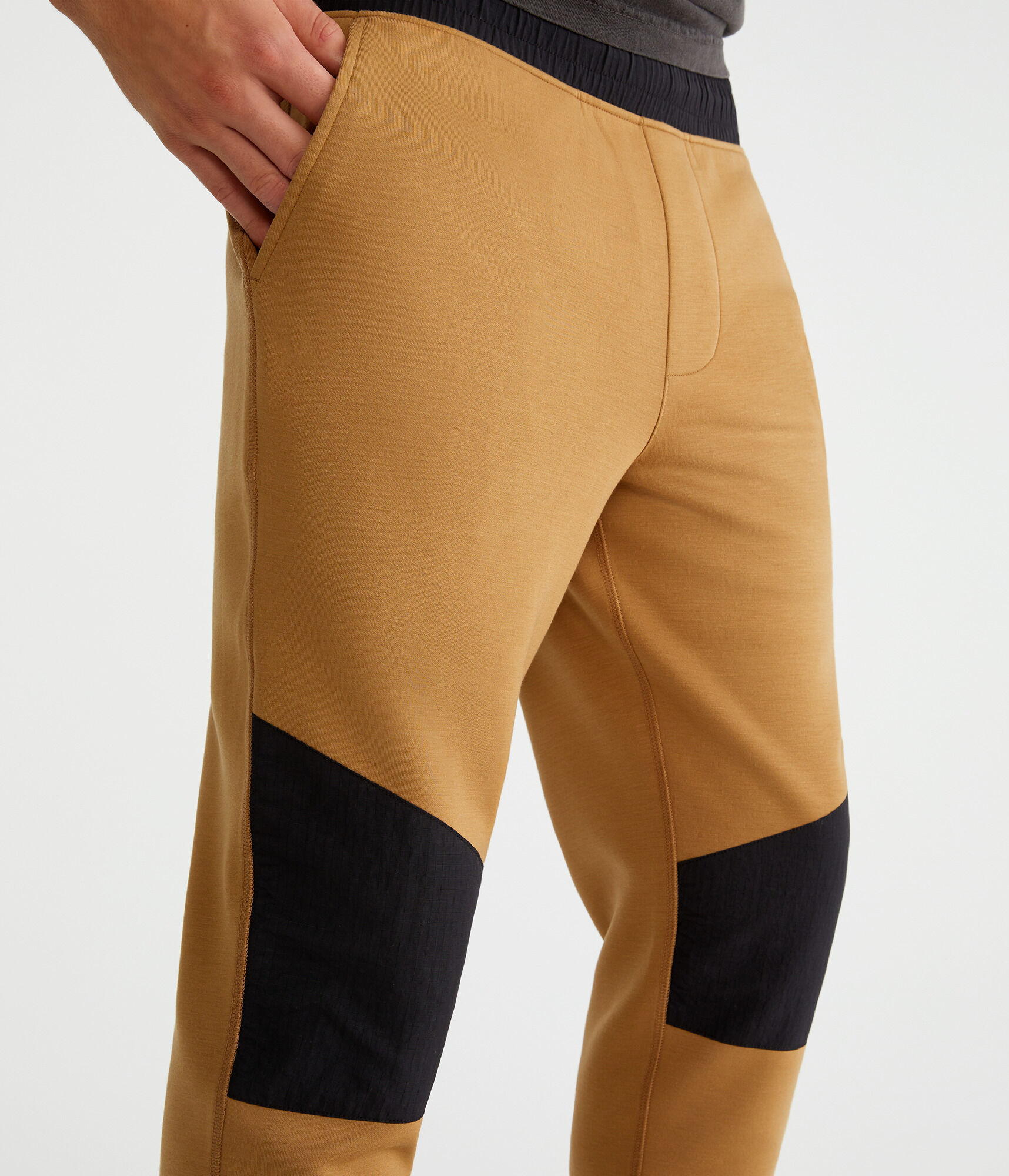 Aero MVMNT Tech Fleece Knee Panel Joggers