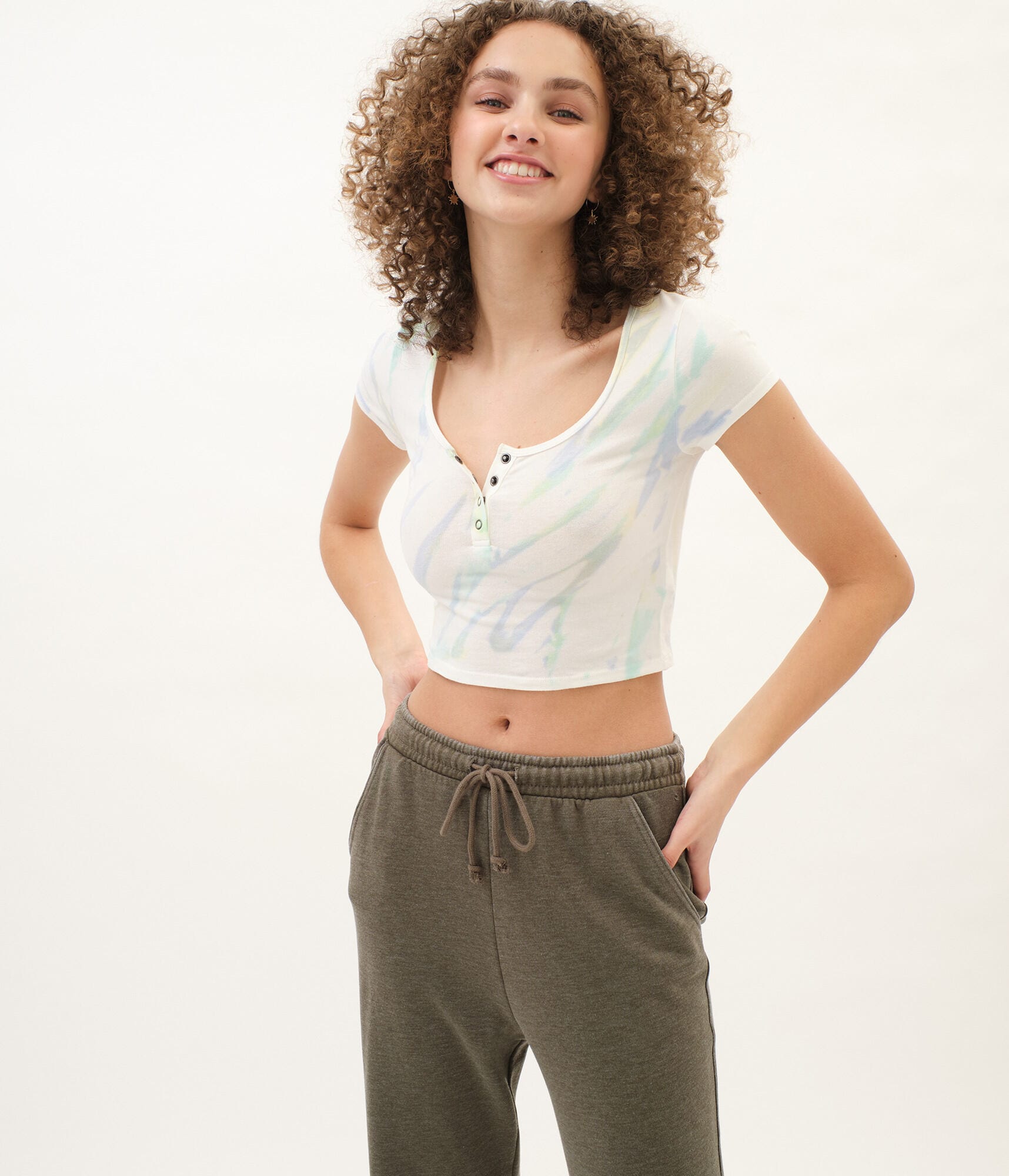 Tie-Dye Cropped Snap Henley Tee