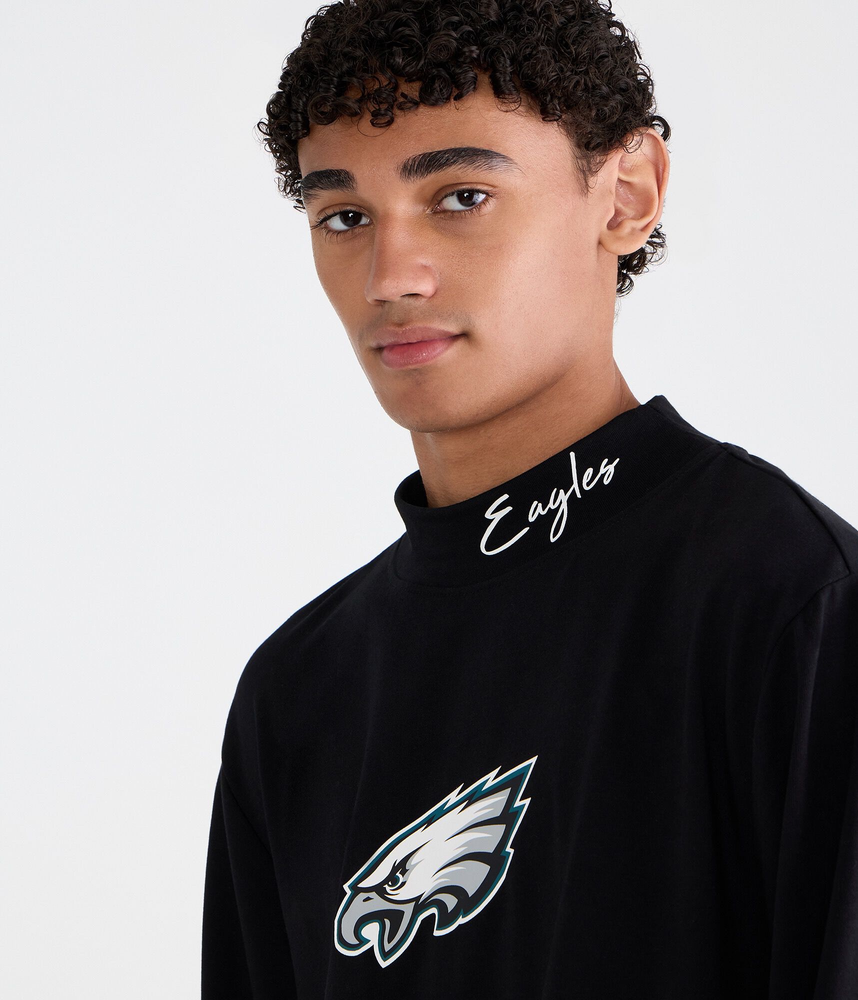Long Sleeve Philadelphia Eagles Mock-Neck Tee