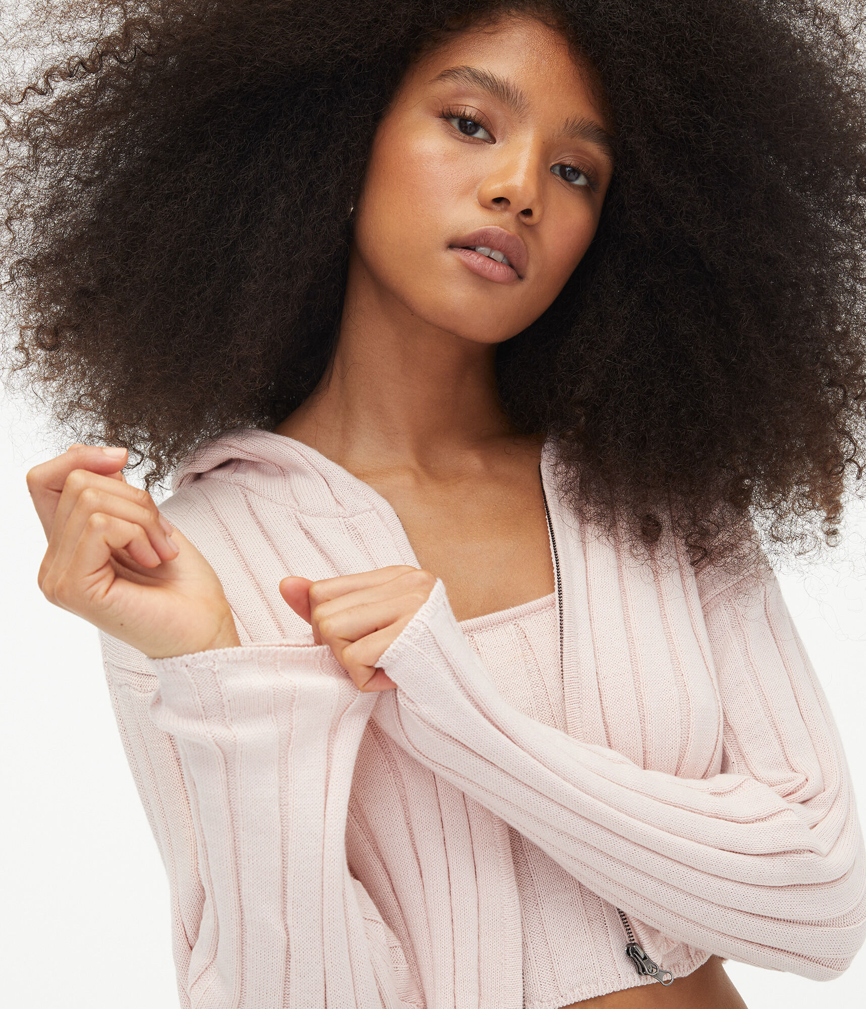 Ribbed Full-Zip Cropped Hooded Sweater***