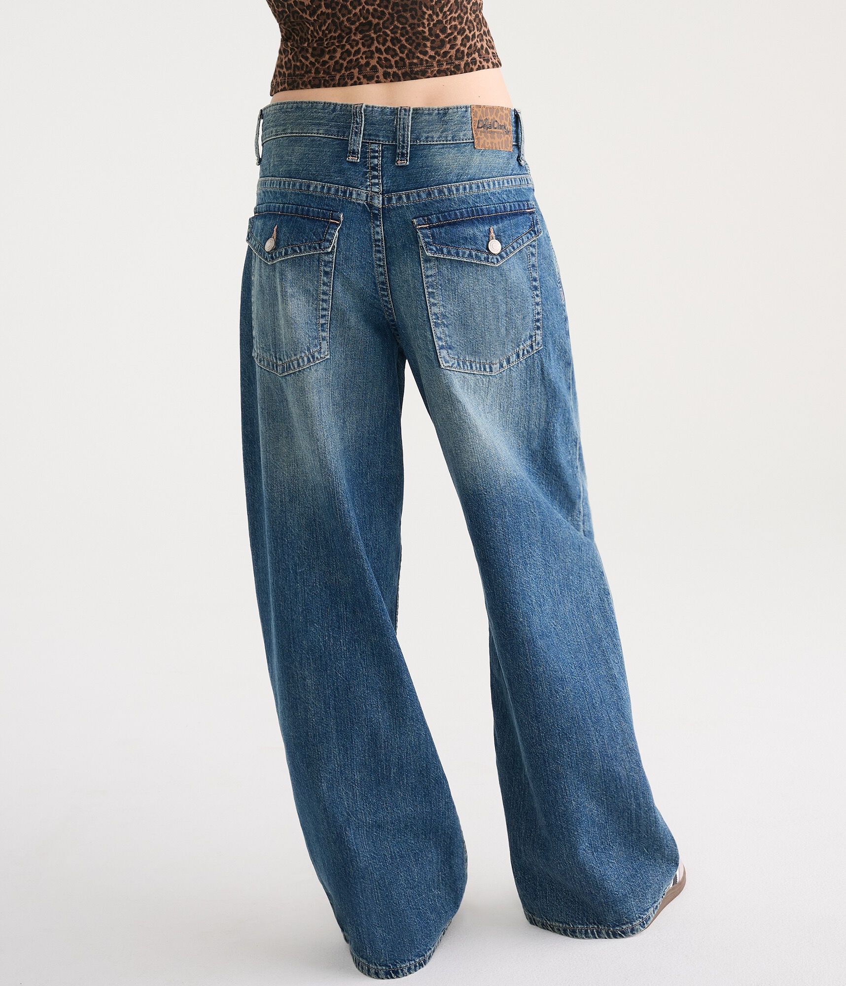D&eacute;j&agrave; For Aero Low-Rise Super Baggy Leopard Waistband Jean