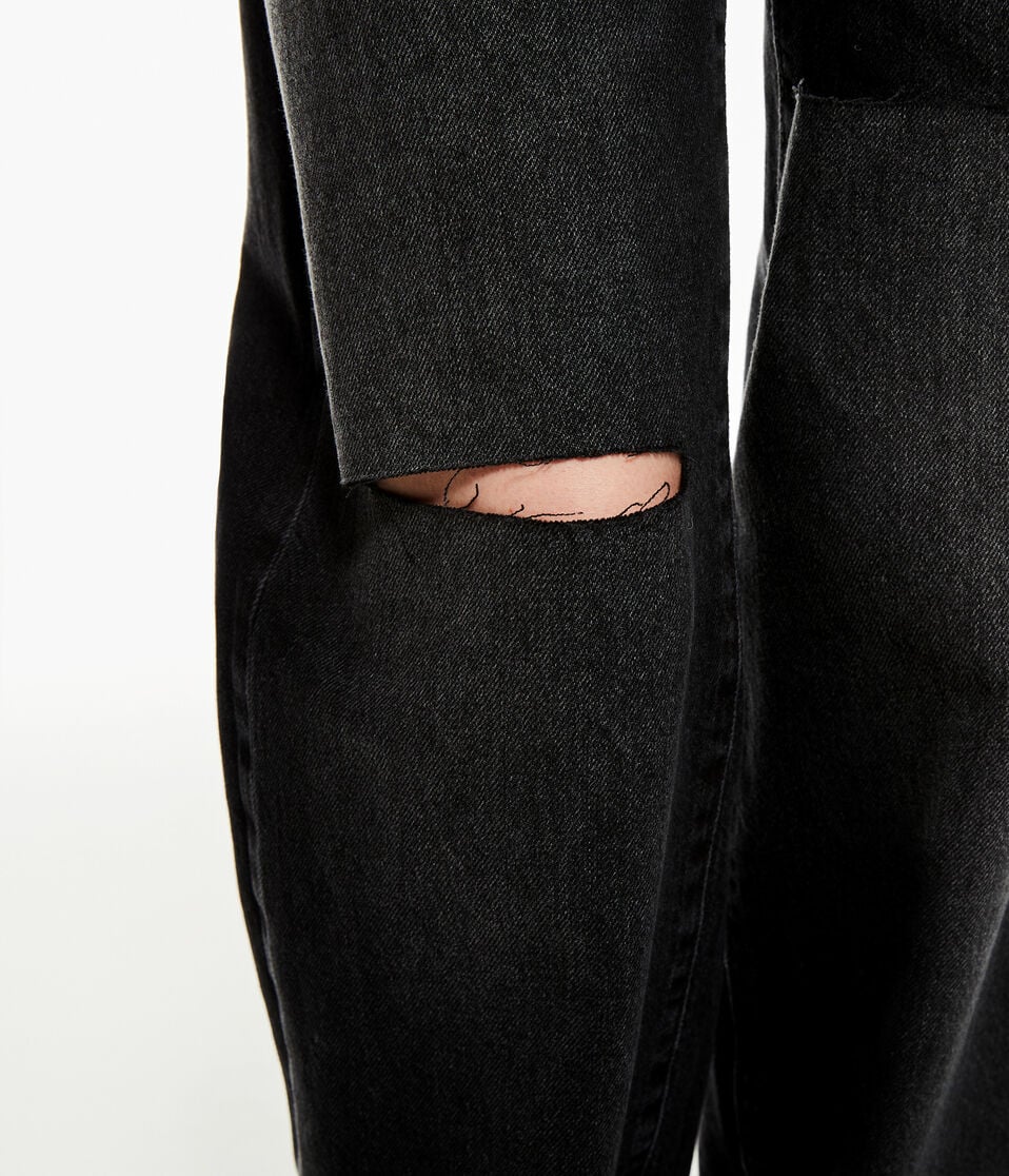 Low-Rise Skater Jean