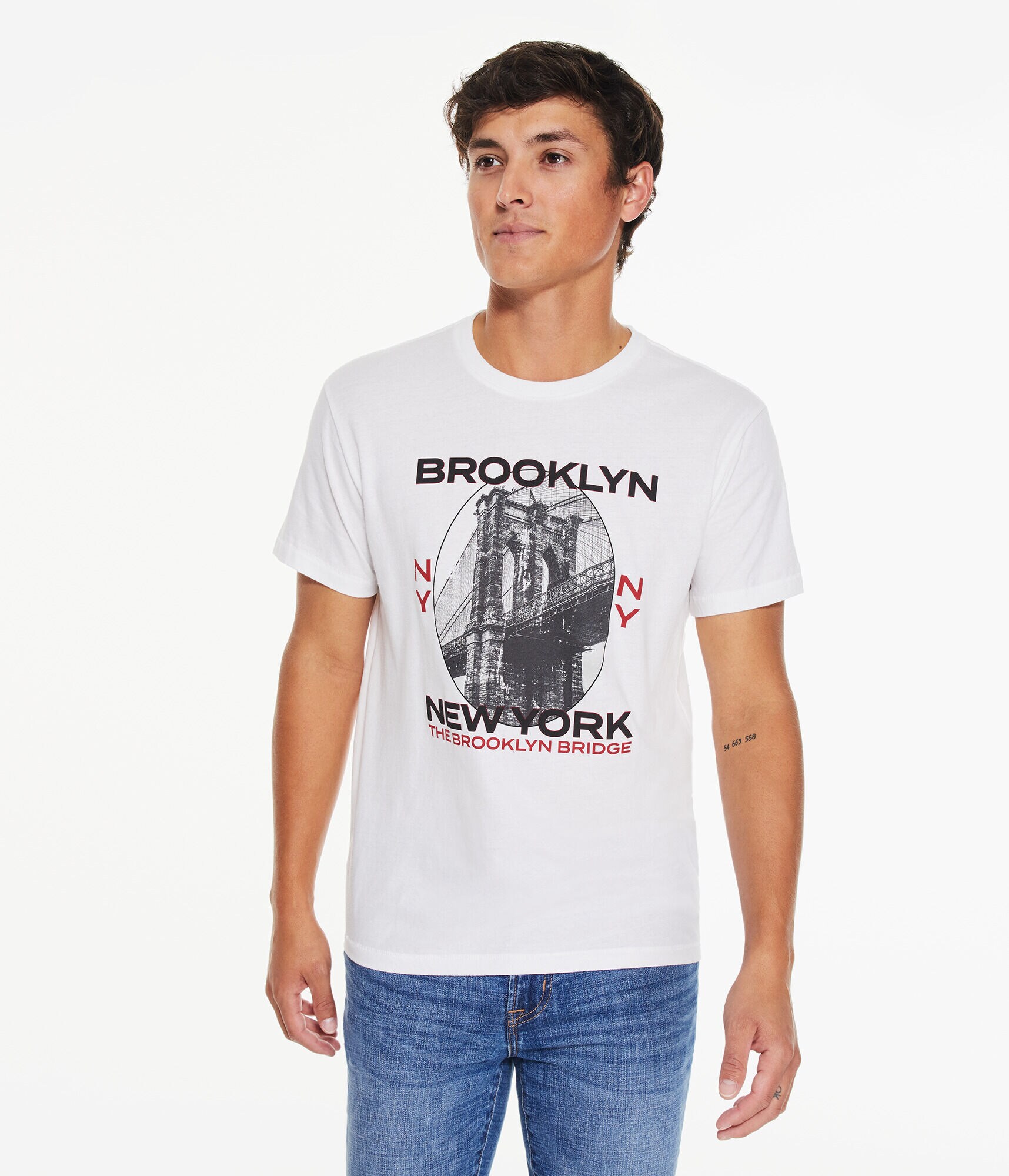 Brooklyn Bridge Oval Graphic Tee