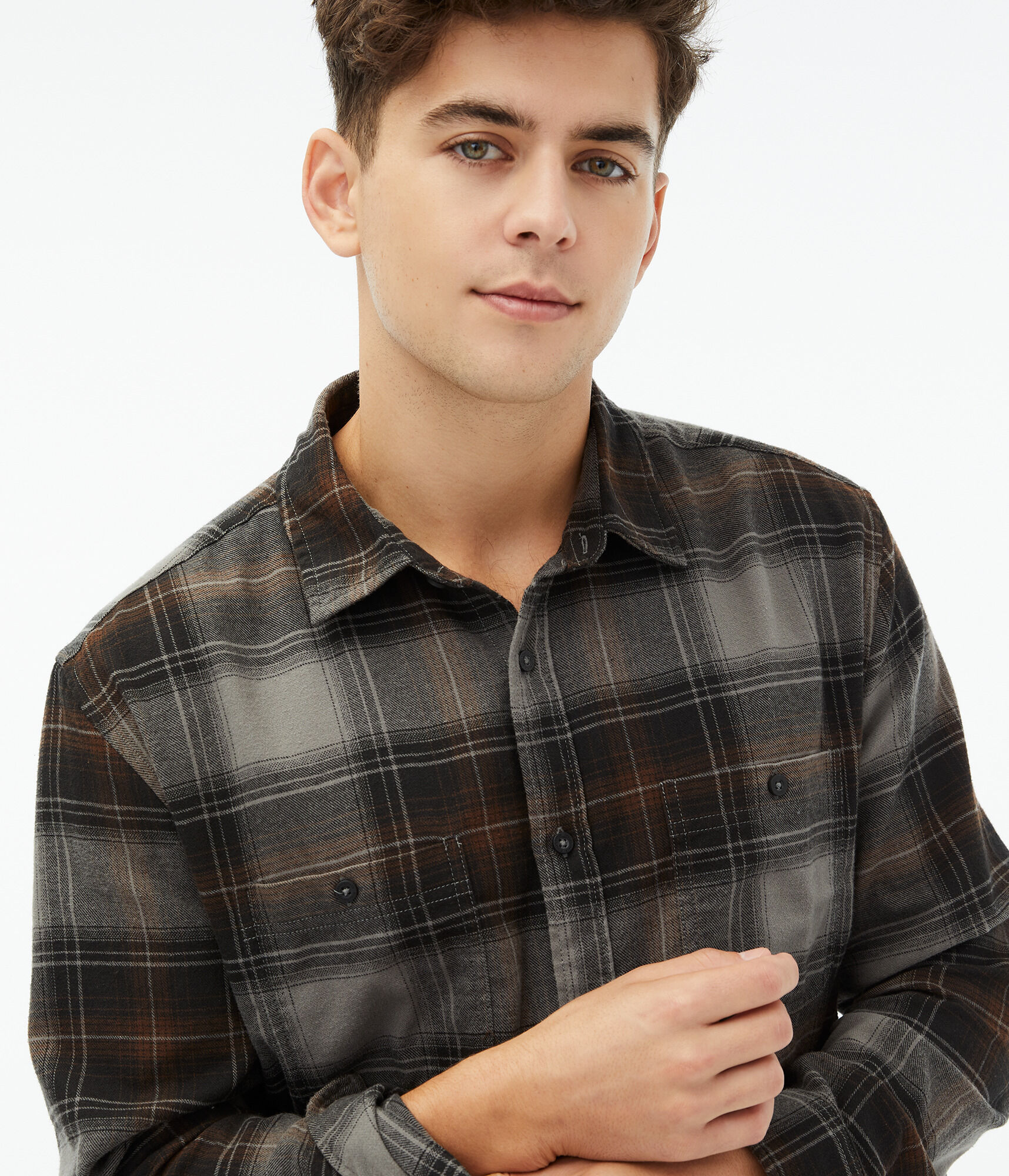 Long Sleeve Relaxed Plaid Flannel Button-Down Shirt