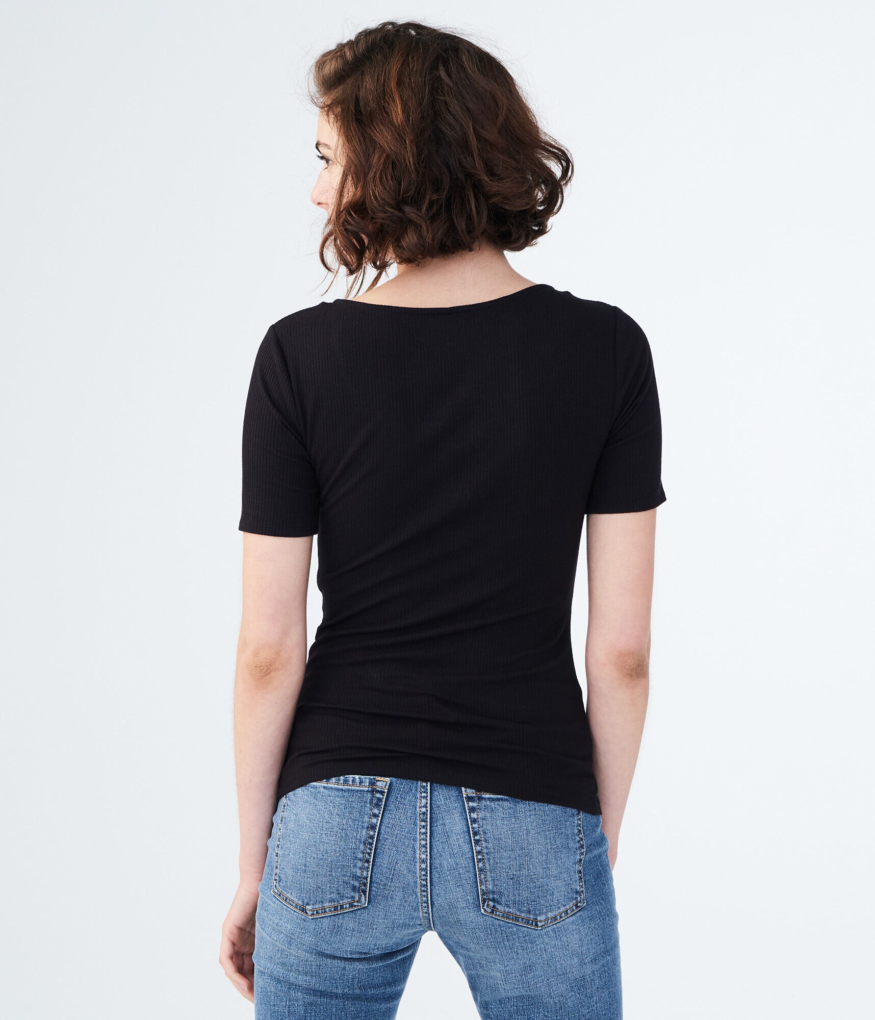 Solid V-Notch Ribbed Top