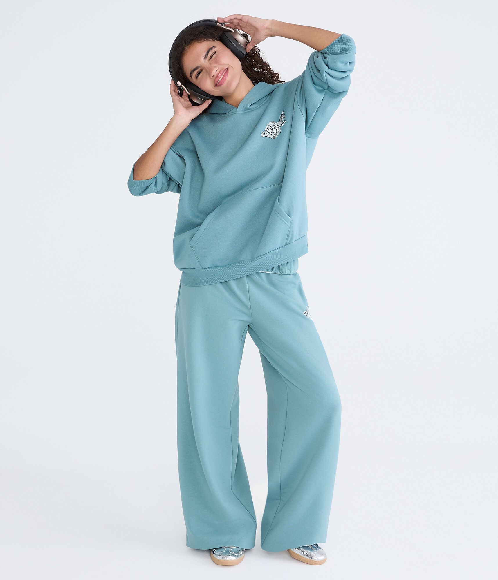 Cloud Soft Butterfly Barbed Wire Pullover Hoodie