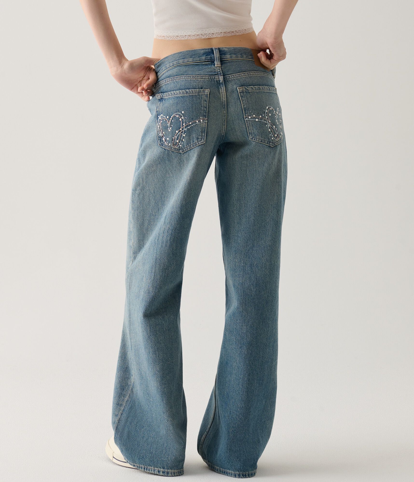 Super Low-Rise Baggy Wide Leg Rhinestone Heart Jean