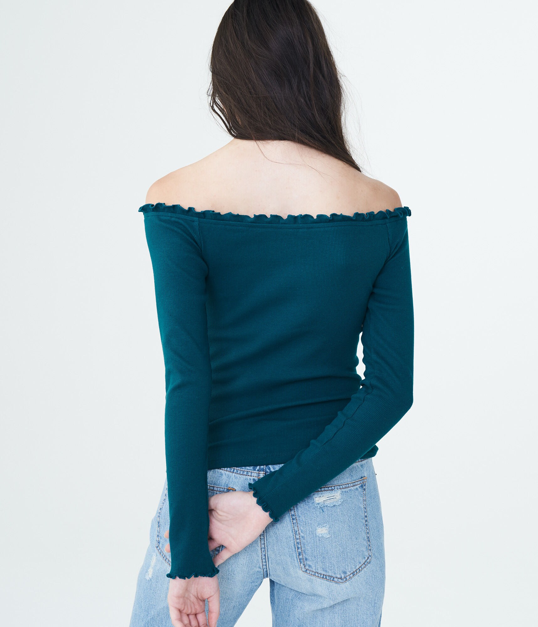 Long Sleeve Lettuce-Trim V-Wire Off-The-Shoulder Top