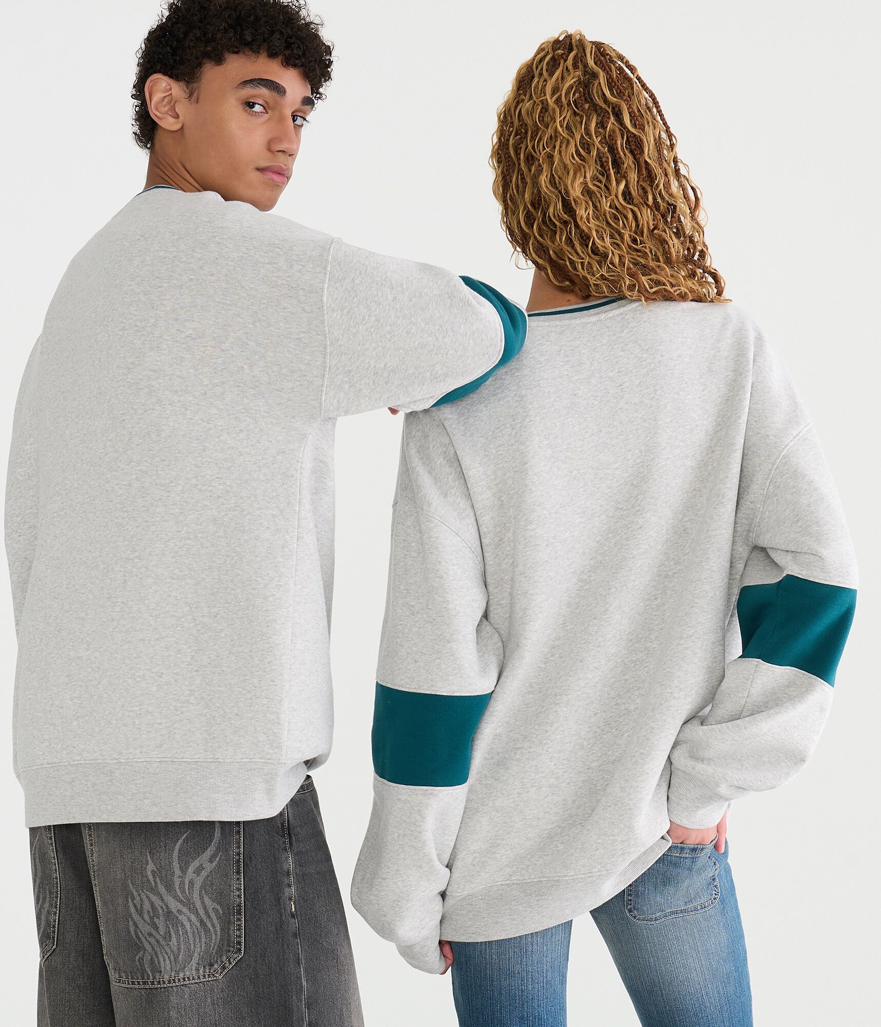 Philadelphia Eagles V-Neck Sweatshirt