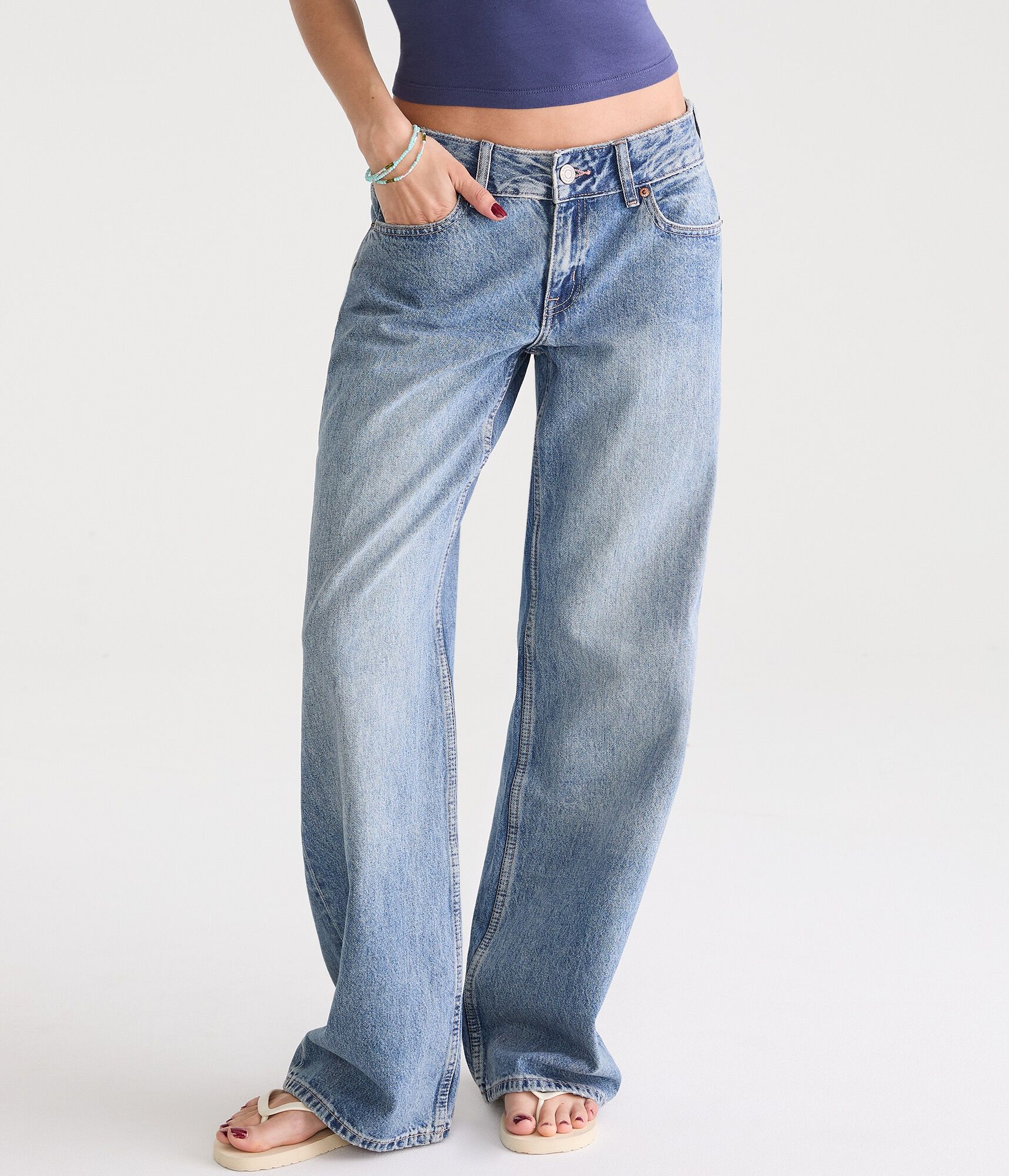 Low-Rise Baggy Wide Leg Jean