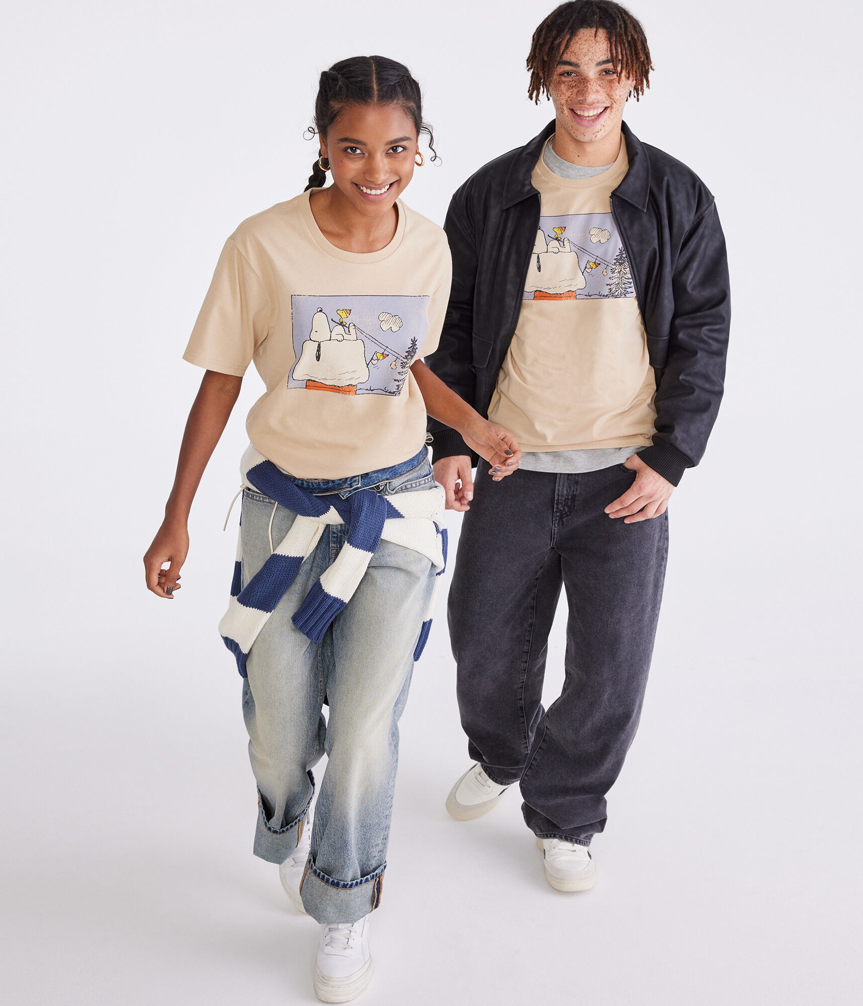 Peanuts&reg; | A&eacute;ropostale Snoopy Ski Lift Relaxed Graphic Tee