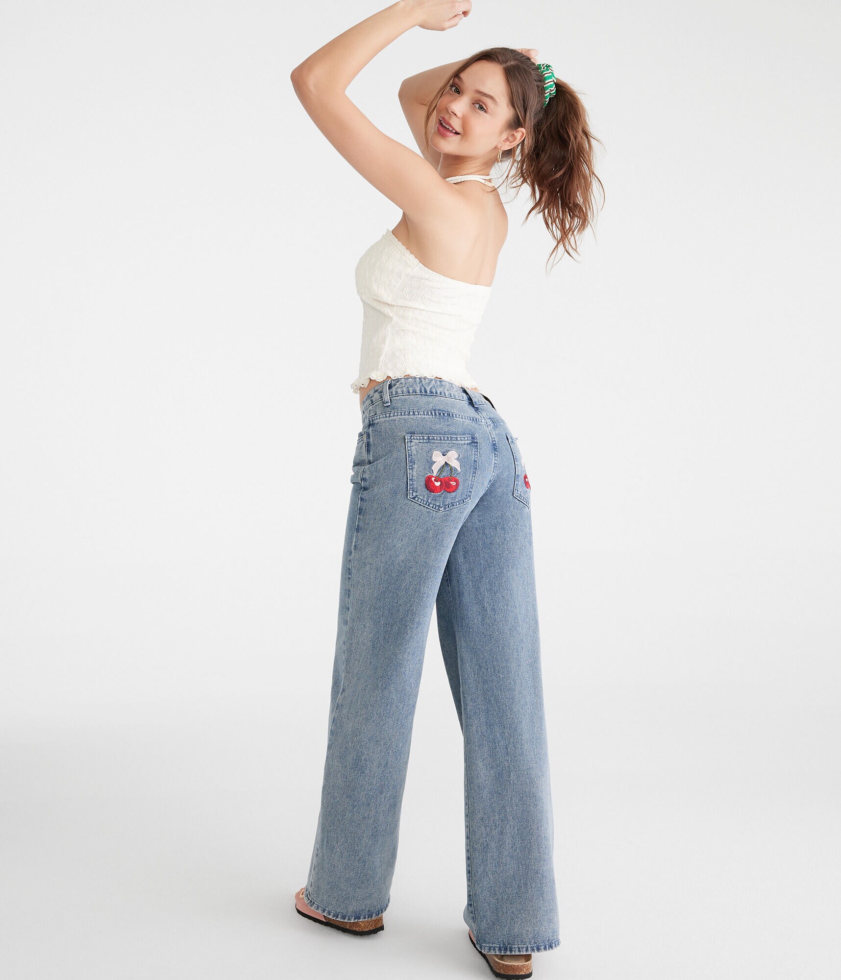 Low-Rise Baggy Wide Leg Cherry Pocket Jean
