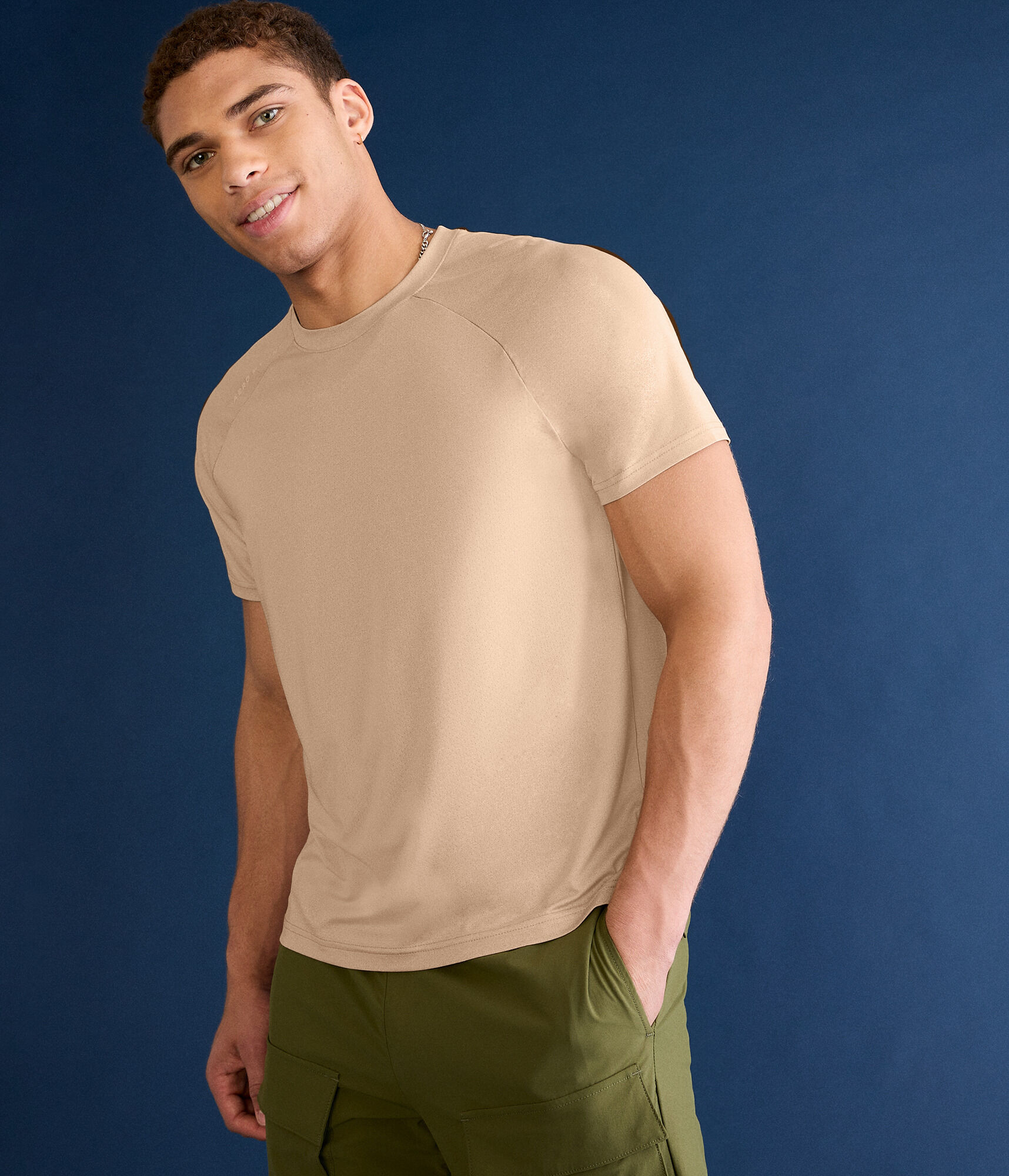 Aero MVMNT Raglan Crew Tee