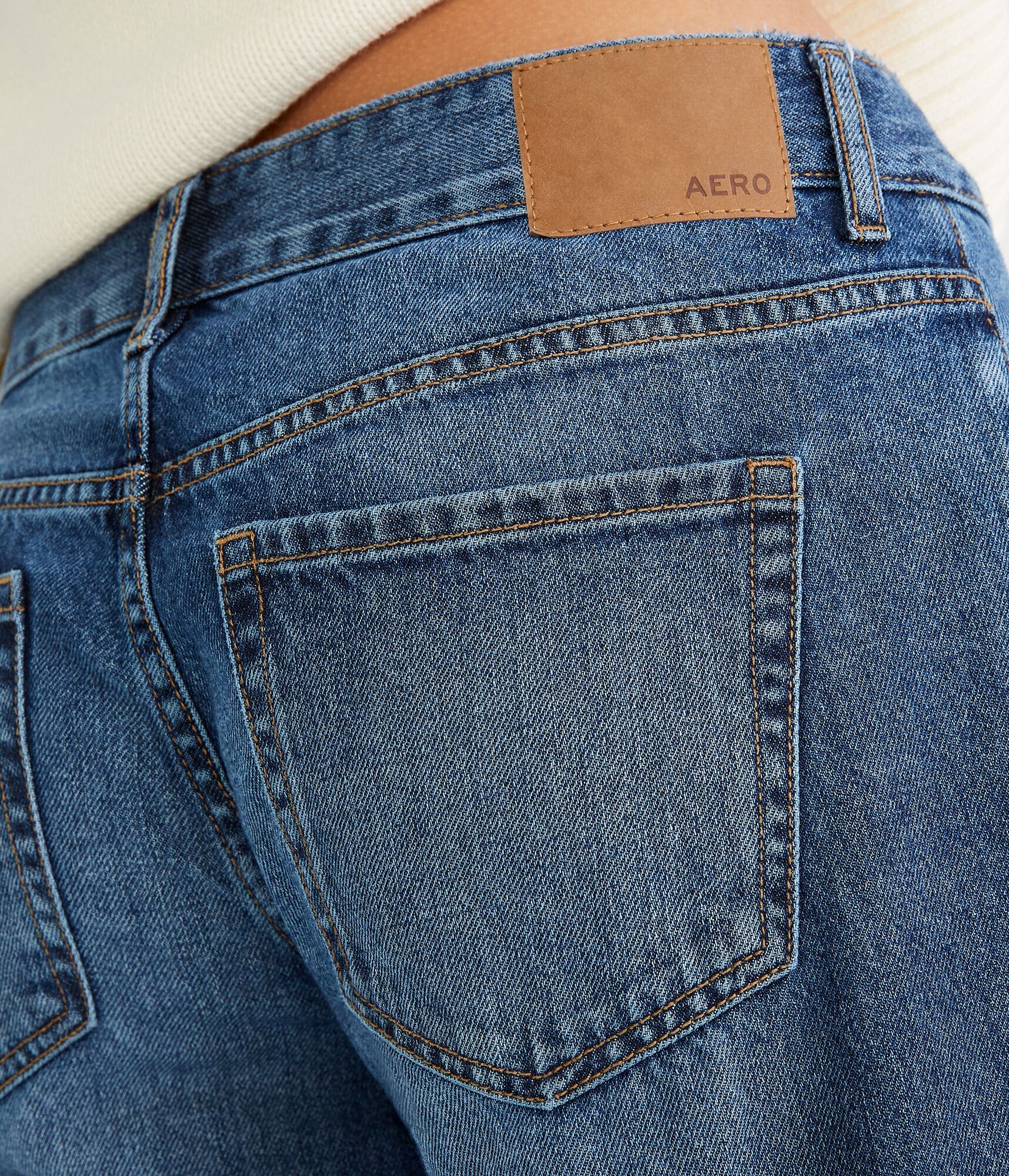 Low-Rise Baggy Wide Leg Jean