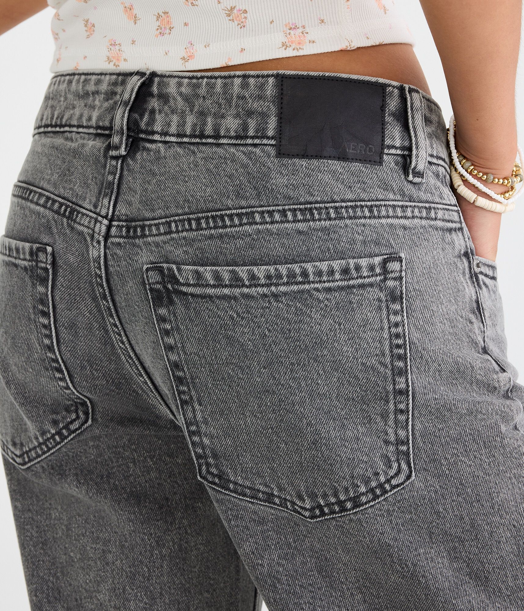 Low-Rise Baggy Wide Leg Jean