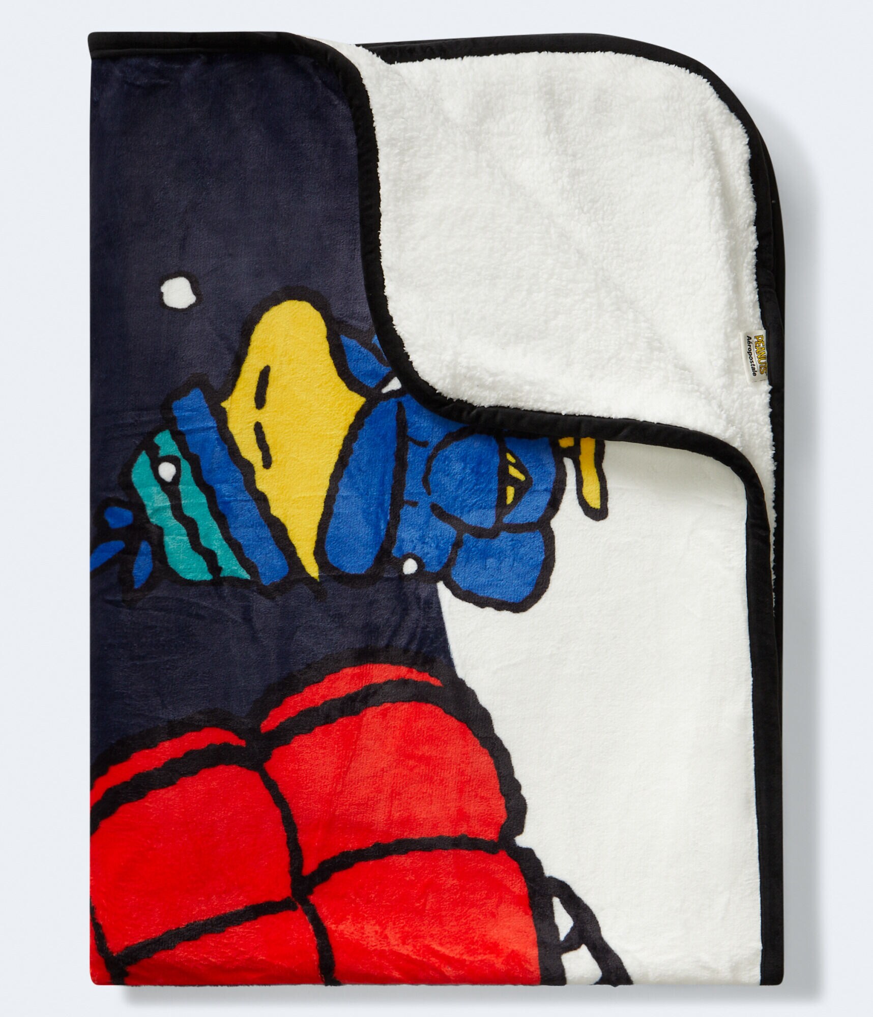 Peanuts&reg; | A&eacute;ropostale Snoopy Puffer Jacket Blanket