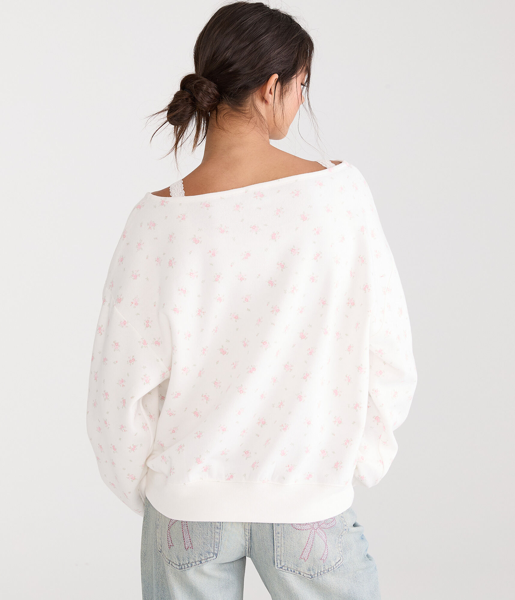 Hello Kitty | Aero Heart Floral Off-The-Shoulder Sweatshirt