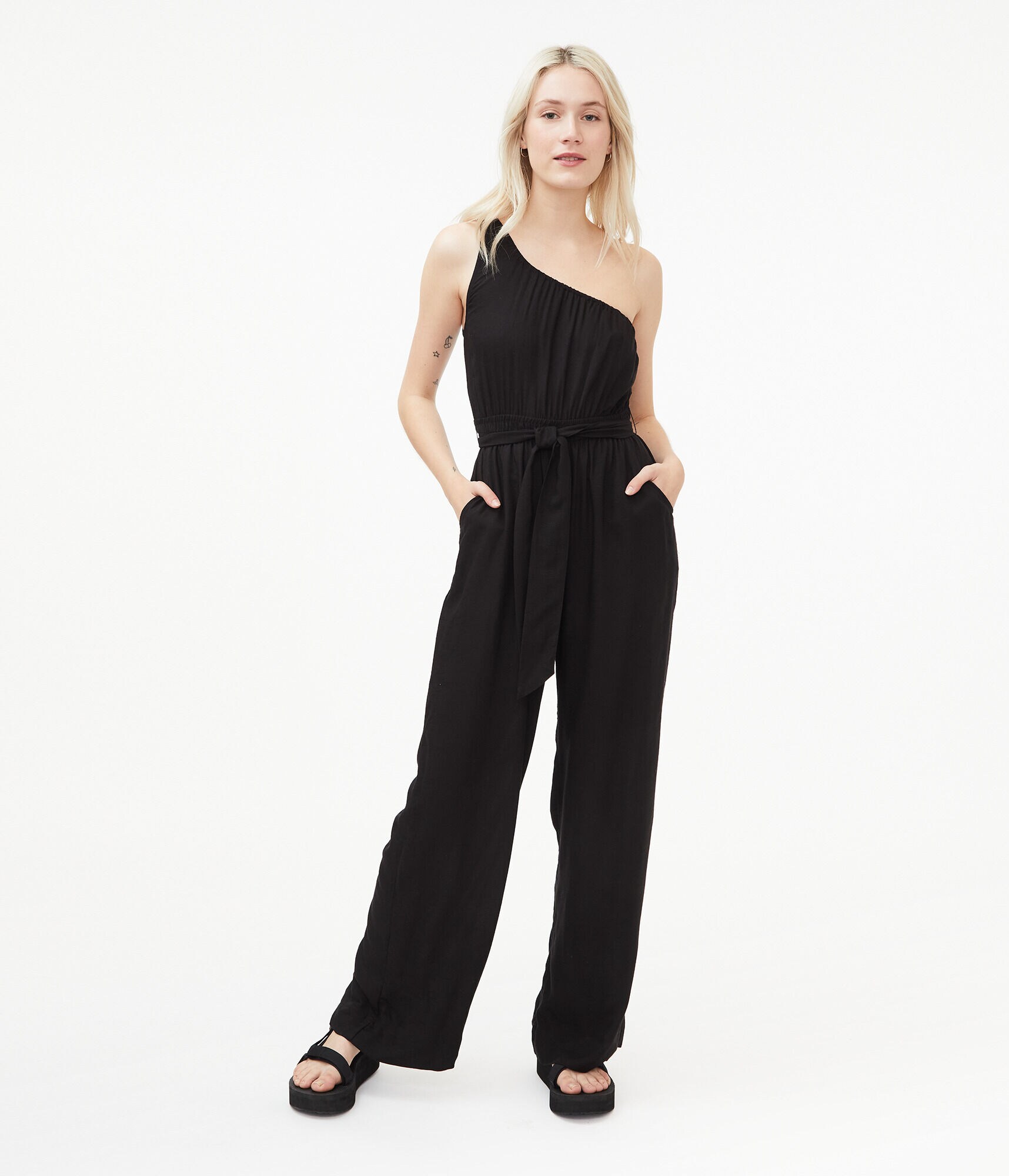 Solid One-Shoulder Jumpsuit