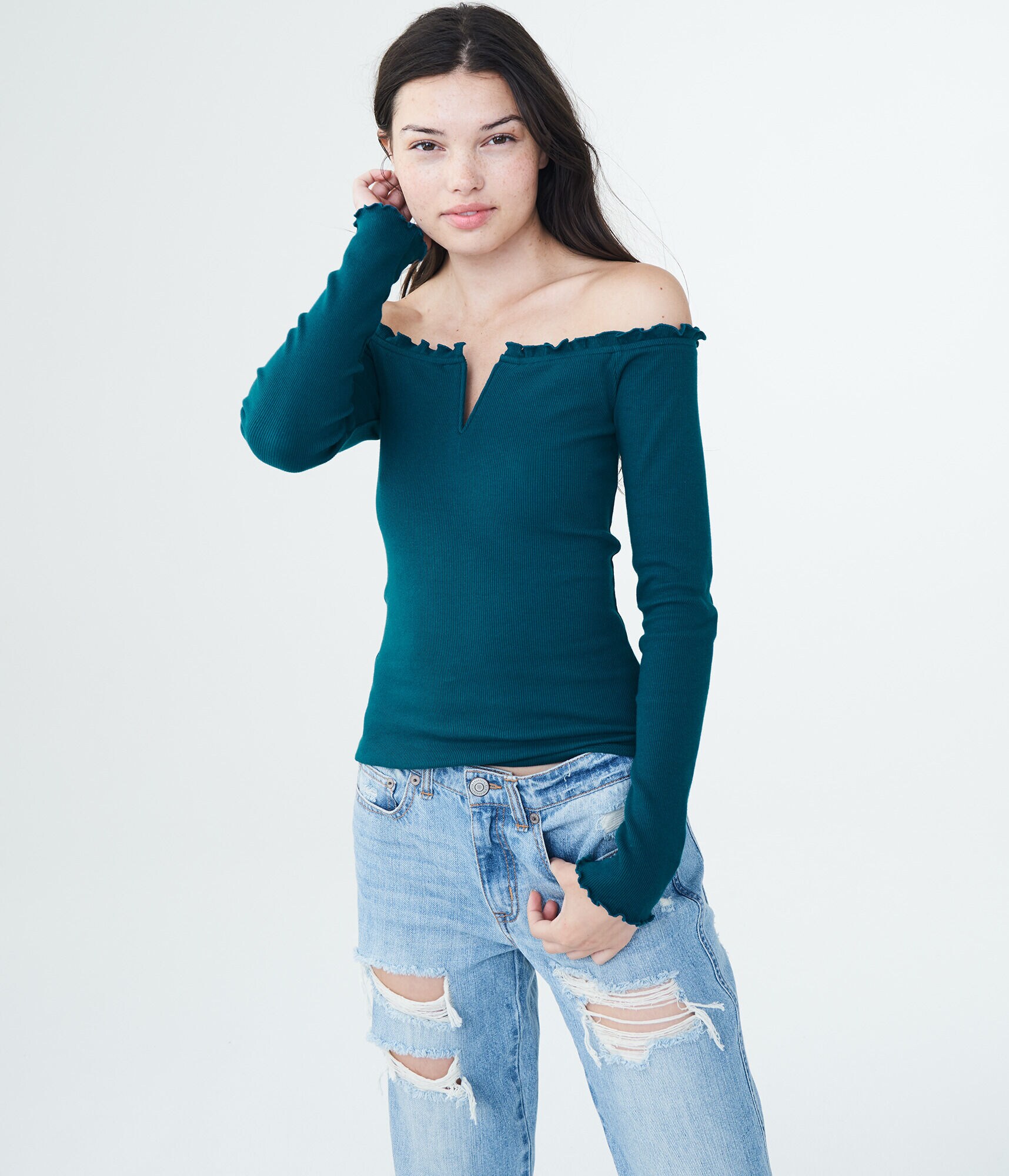 Long Sleeve Lettuce-Trim V-Wire Off-The-Shoulder Top