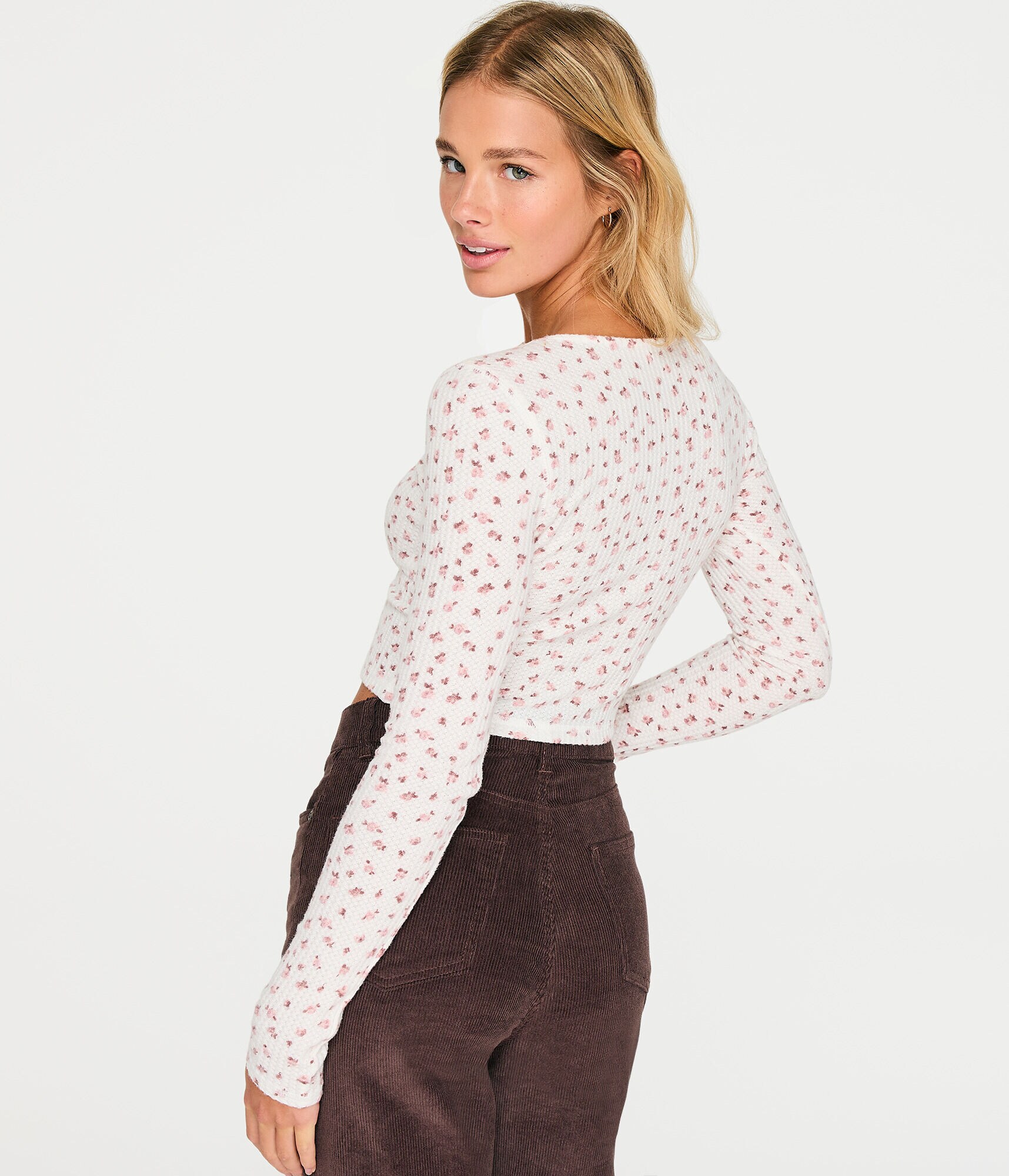 Long Sleeve Floral Tie-Front Cropped Shrunken Tee