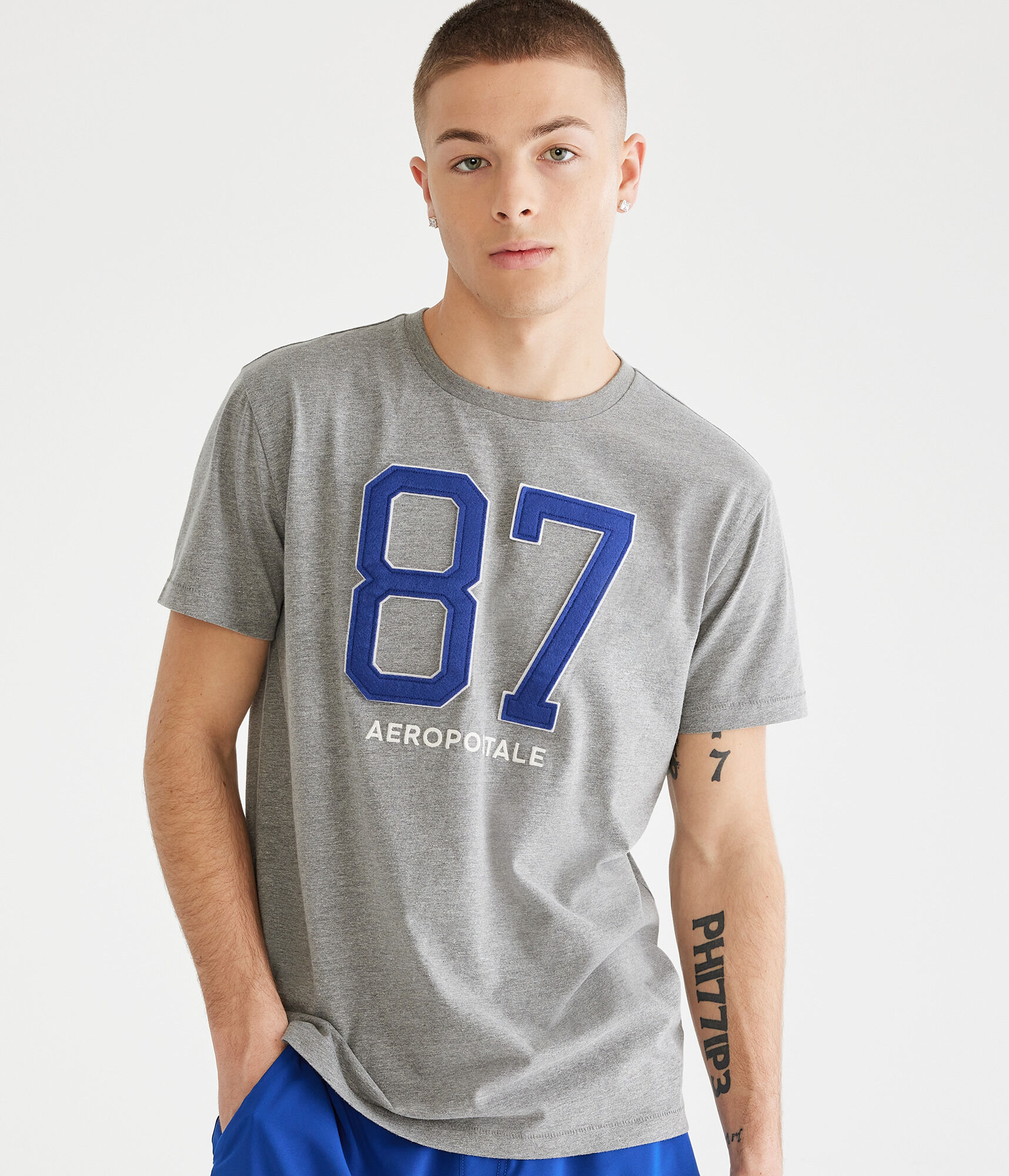 Aeropostale Large 87 Appliqu&eacute; Graphic Tee