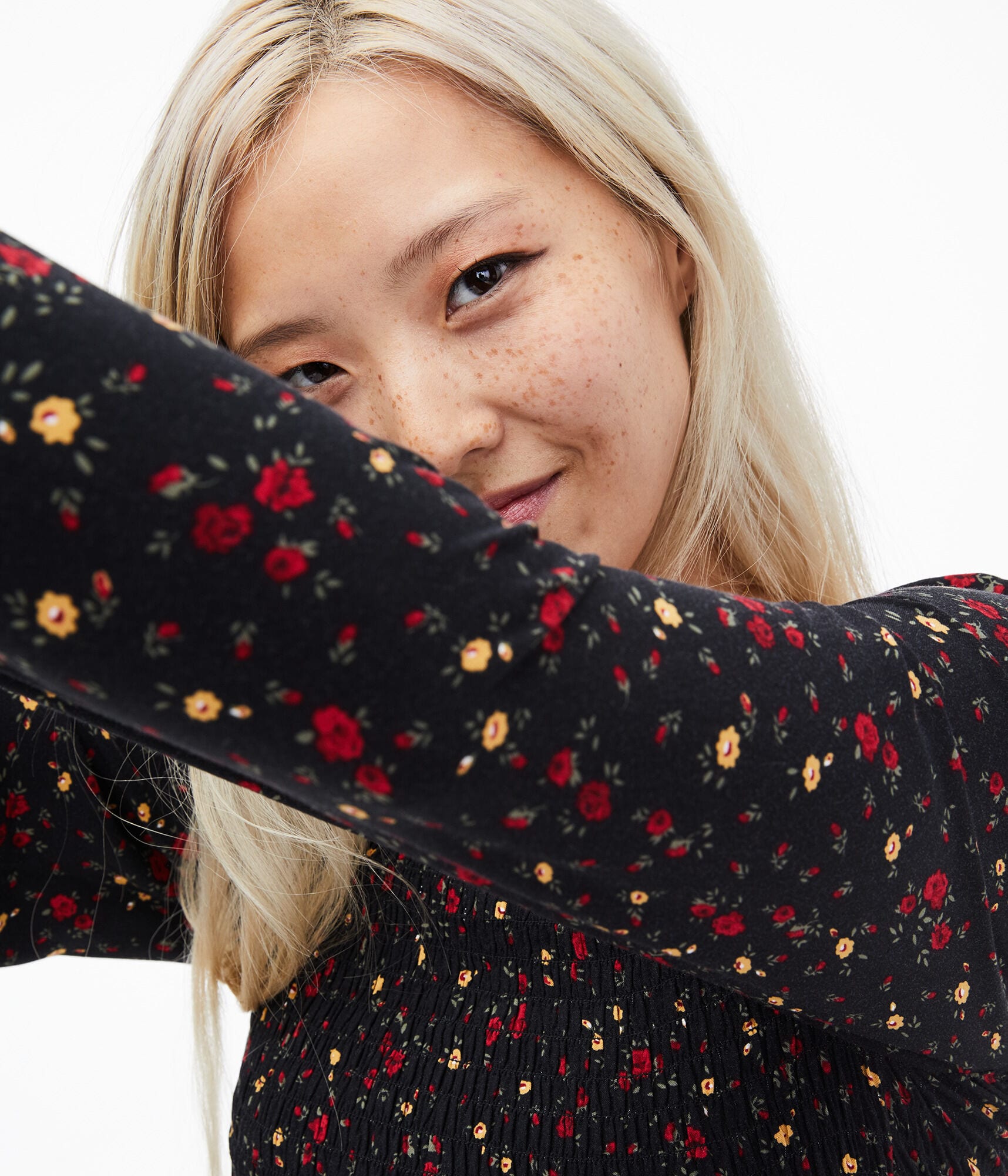 Long Sleeve Floral Cropped Top