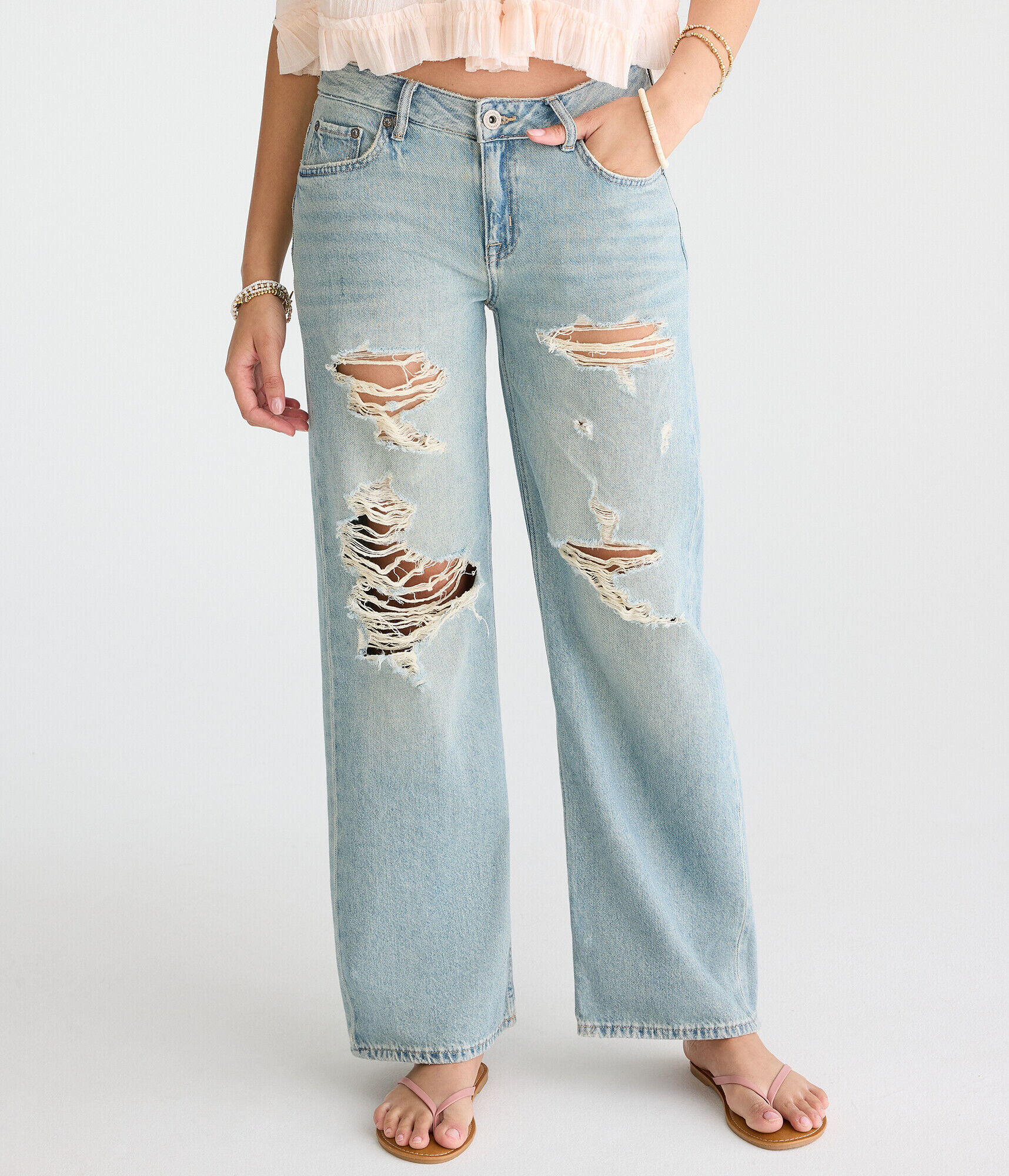 Low-Rise Baggy Wide Leg Jean