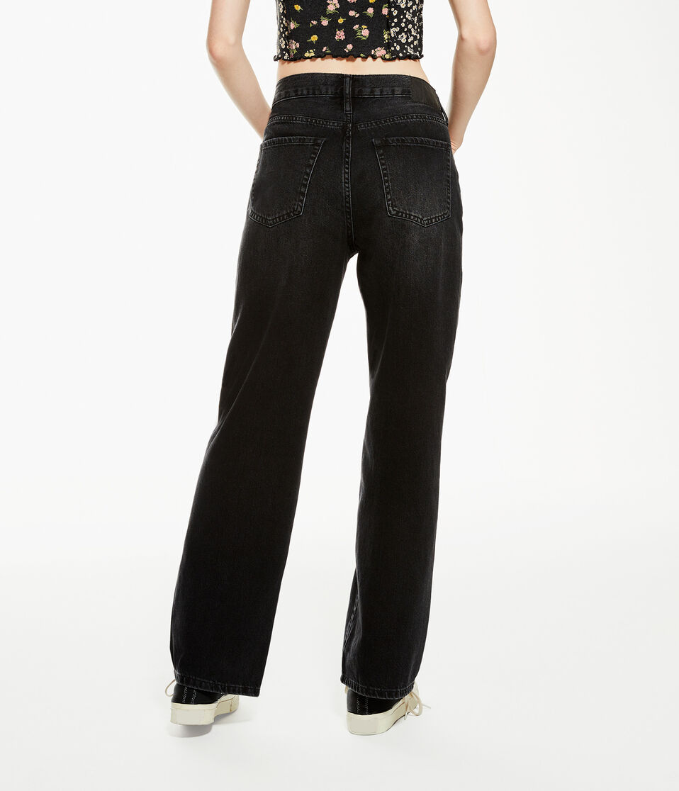 Low-Rise Skater Jean