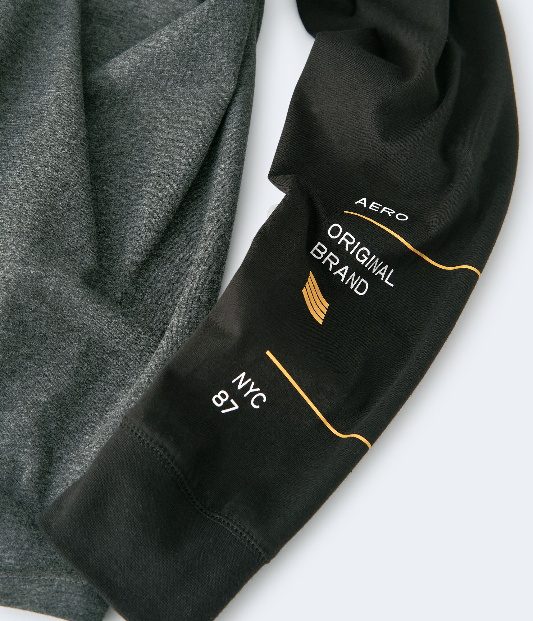 Long Sleeve 87 Aero Raglan Stretch Graphic Tee