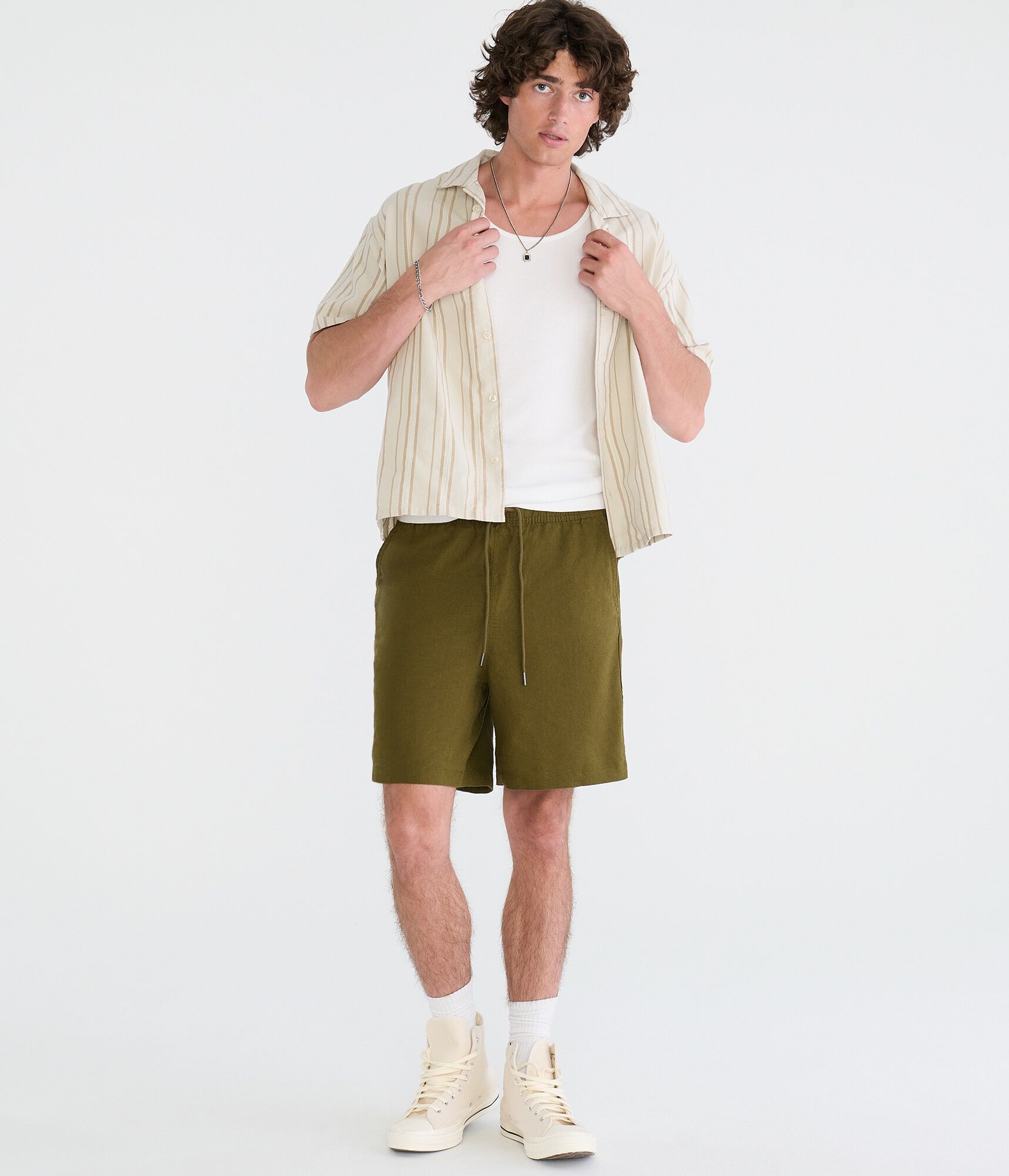 Solid Linen Shorts 7"
