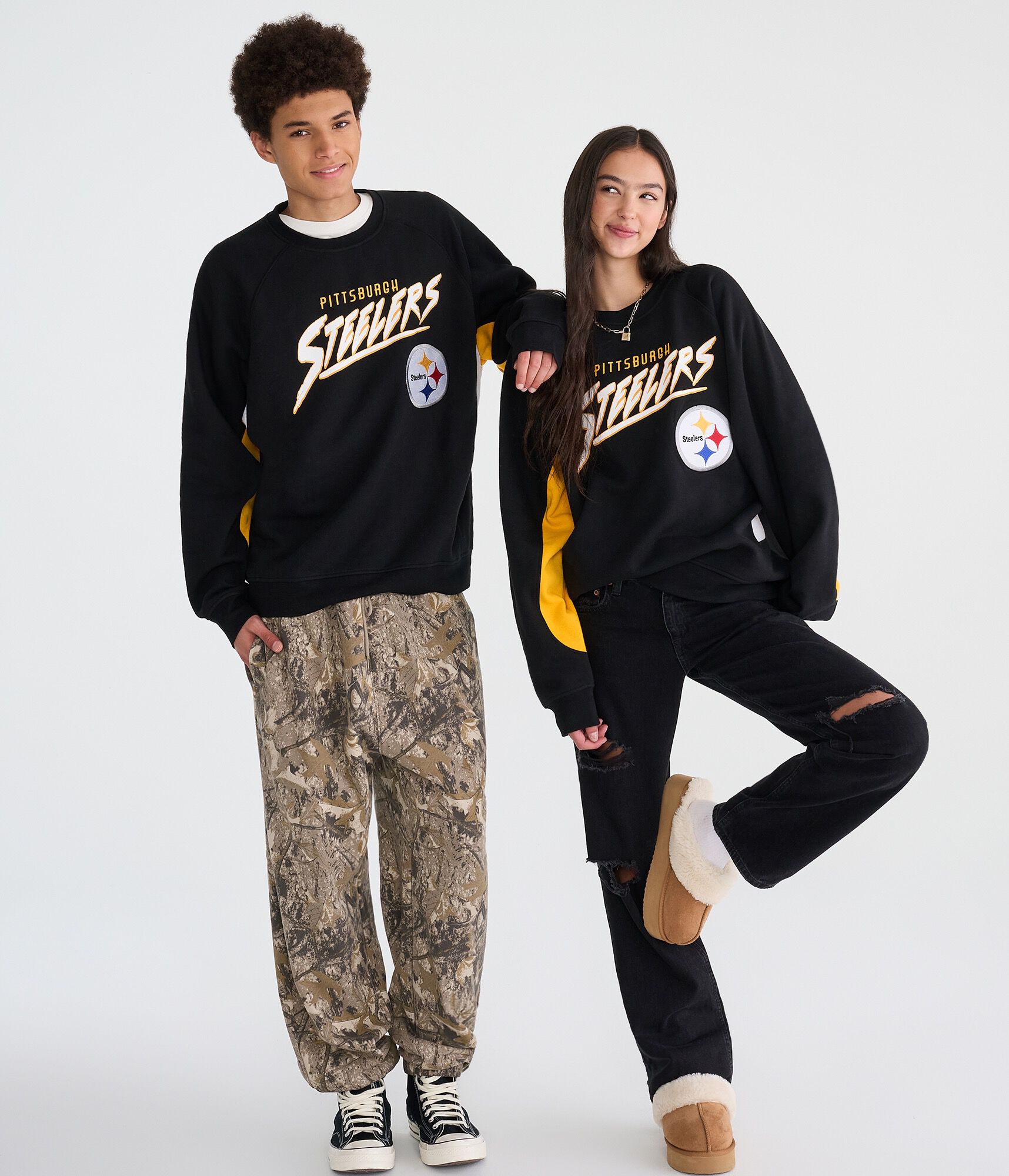 Pittsburgh Steelers Colorblock Crew Sweatshirt