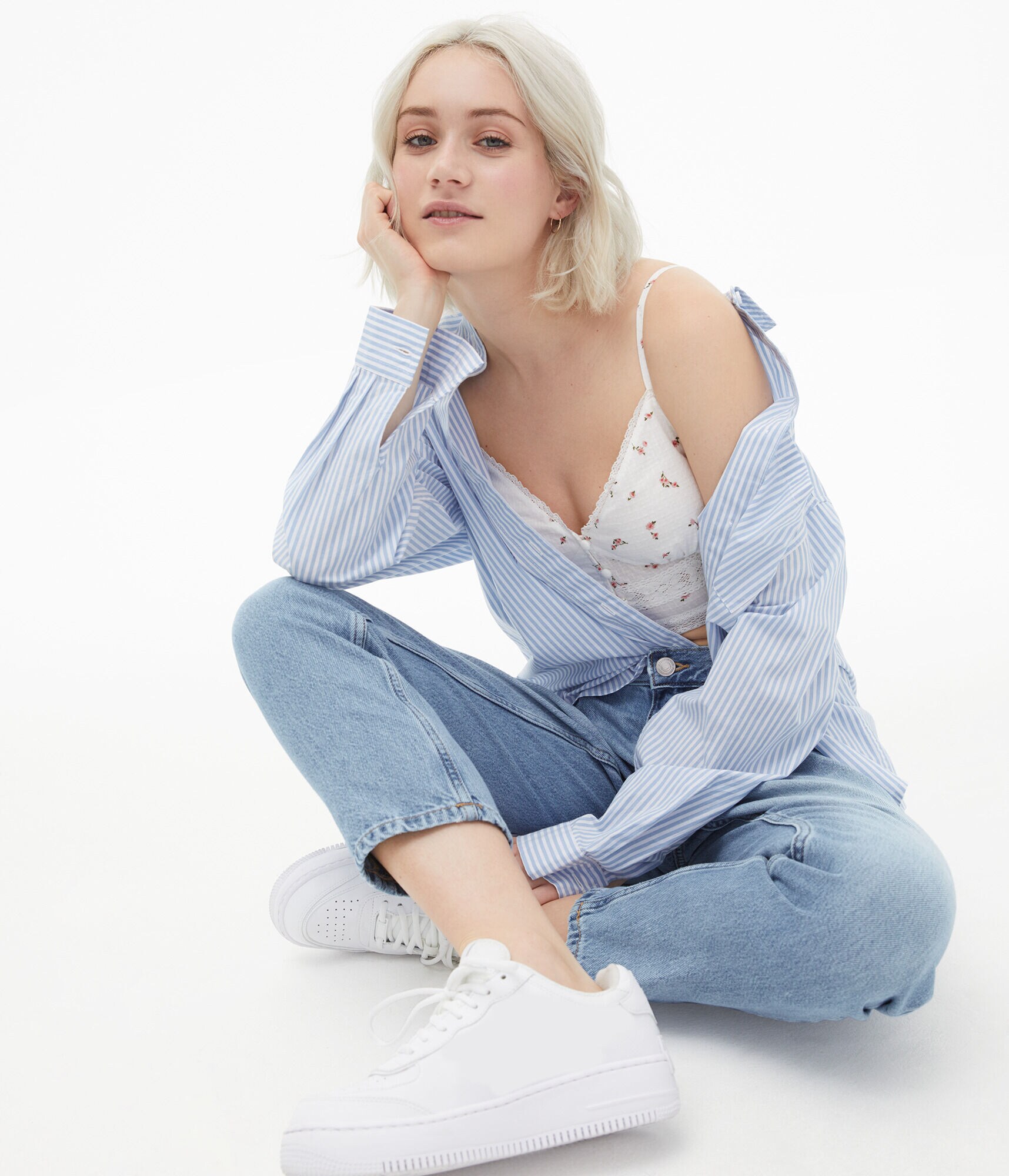 Floral Lace Button-Front Cropped Cami