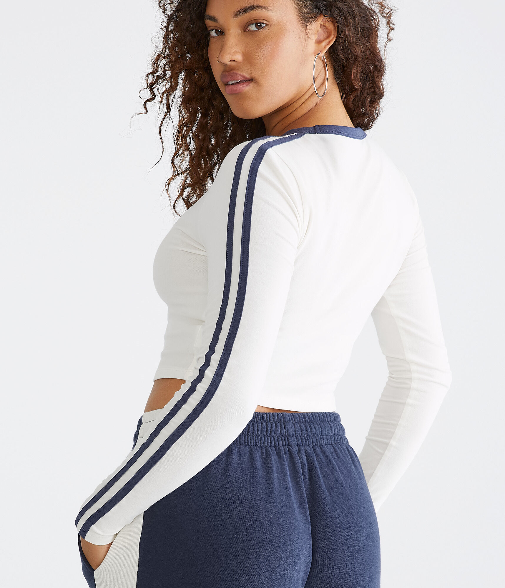 Long Sleeve Sporty Cropped Graphic Tee