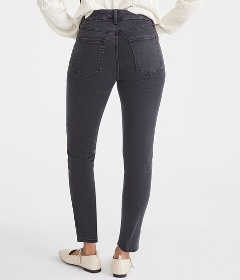 Curvy Premium High-Rise Jegging With LYCRA® FREEF!T® Technology Curvy Premium High-Rise Jegging With LYCRA® FREEF!T® Technology