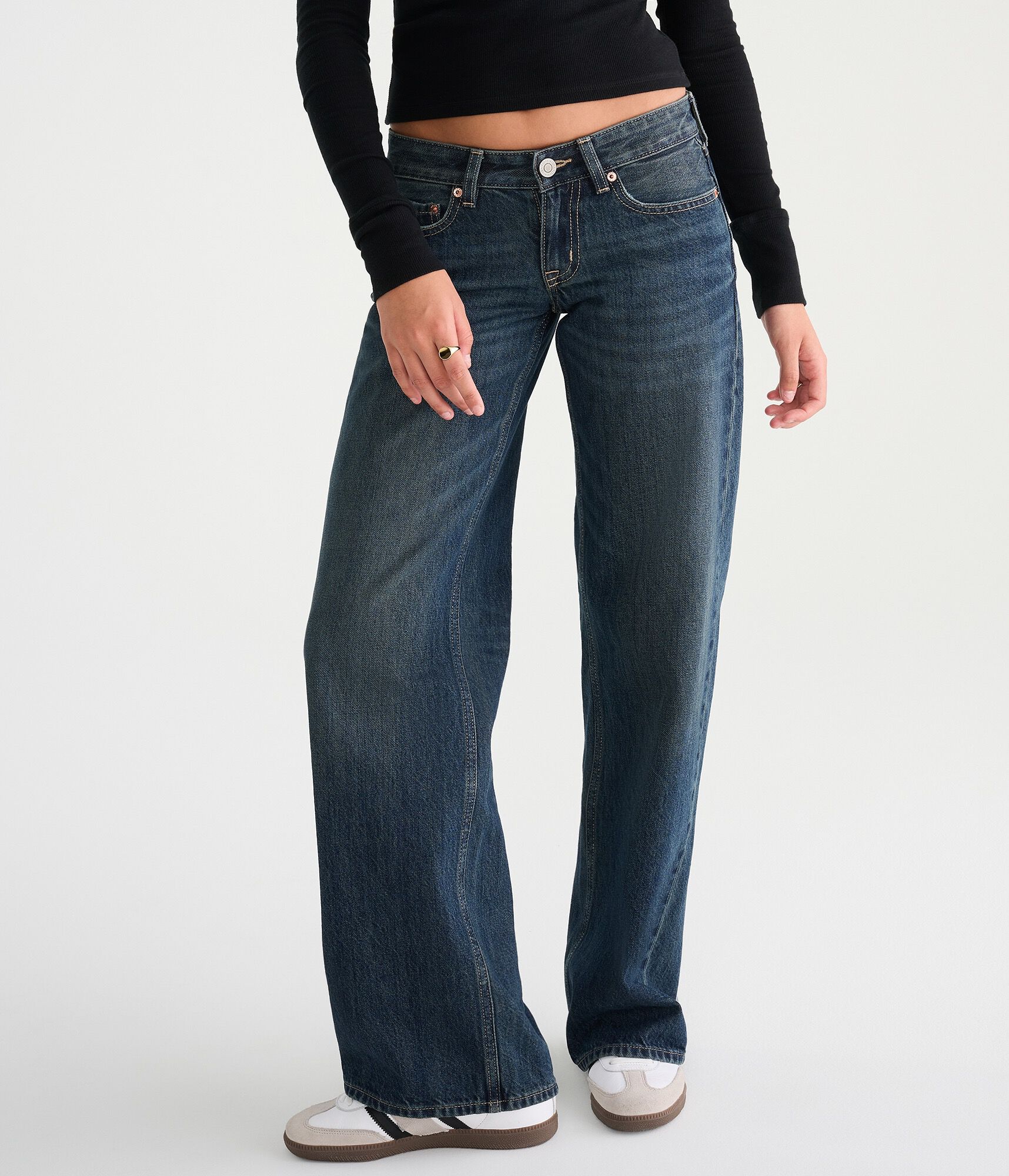 Super Low-Rise Baggy Wide Leg Jean