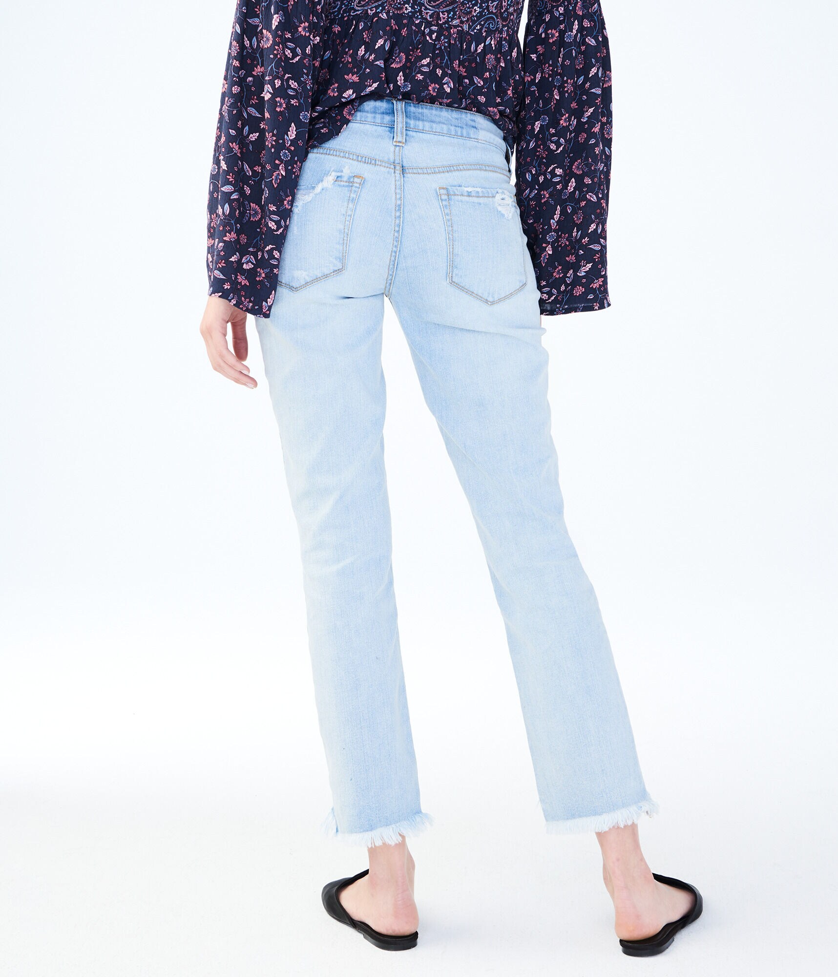 Low-Rise Ankle Straight Jean