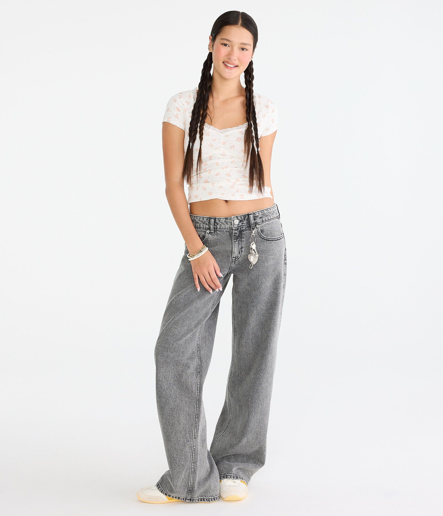 Low-Rise Baggy Wide Leg Jean