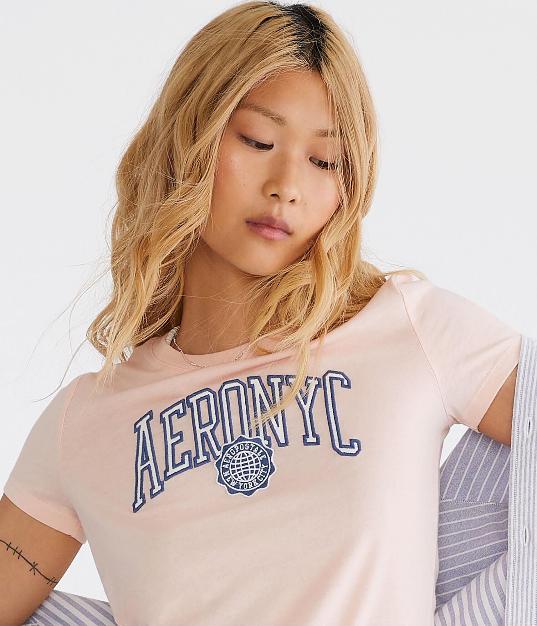 Aero NYC Crest Appliqu&eacute; Graphic Tee