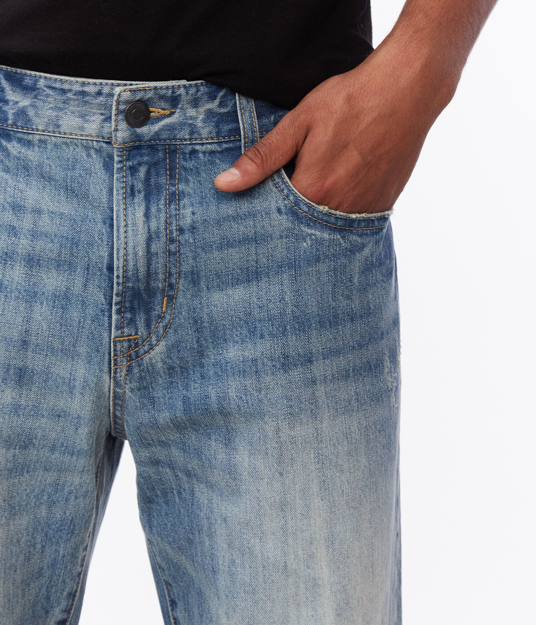 Relaxed Light Wash Jean