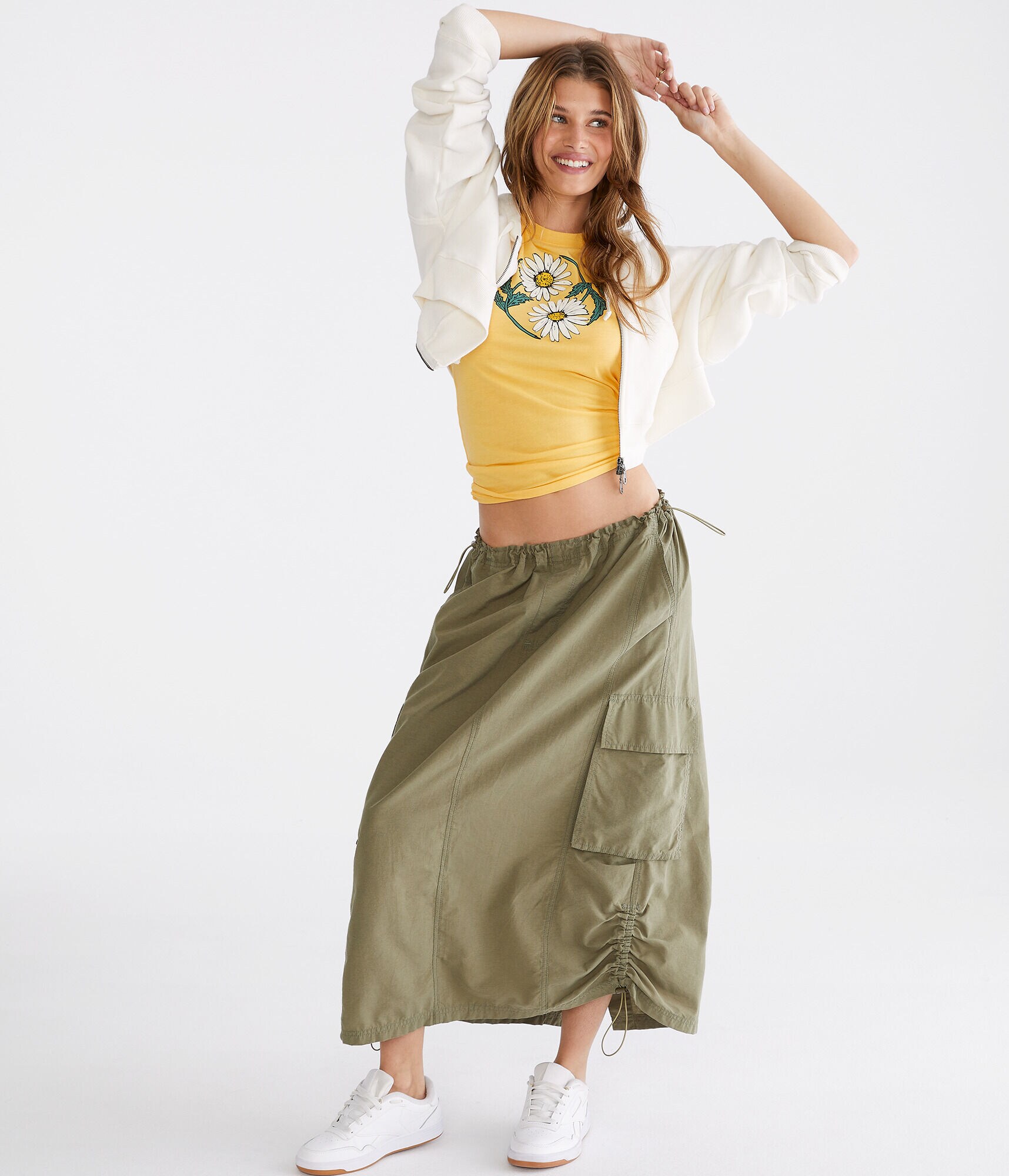 Daisy Circle Flocked Graphic Tee