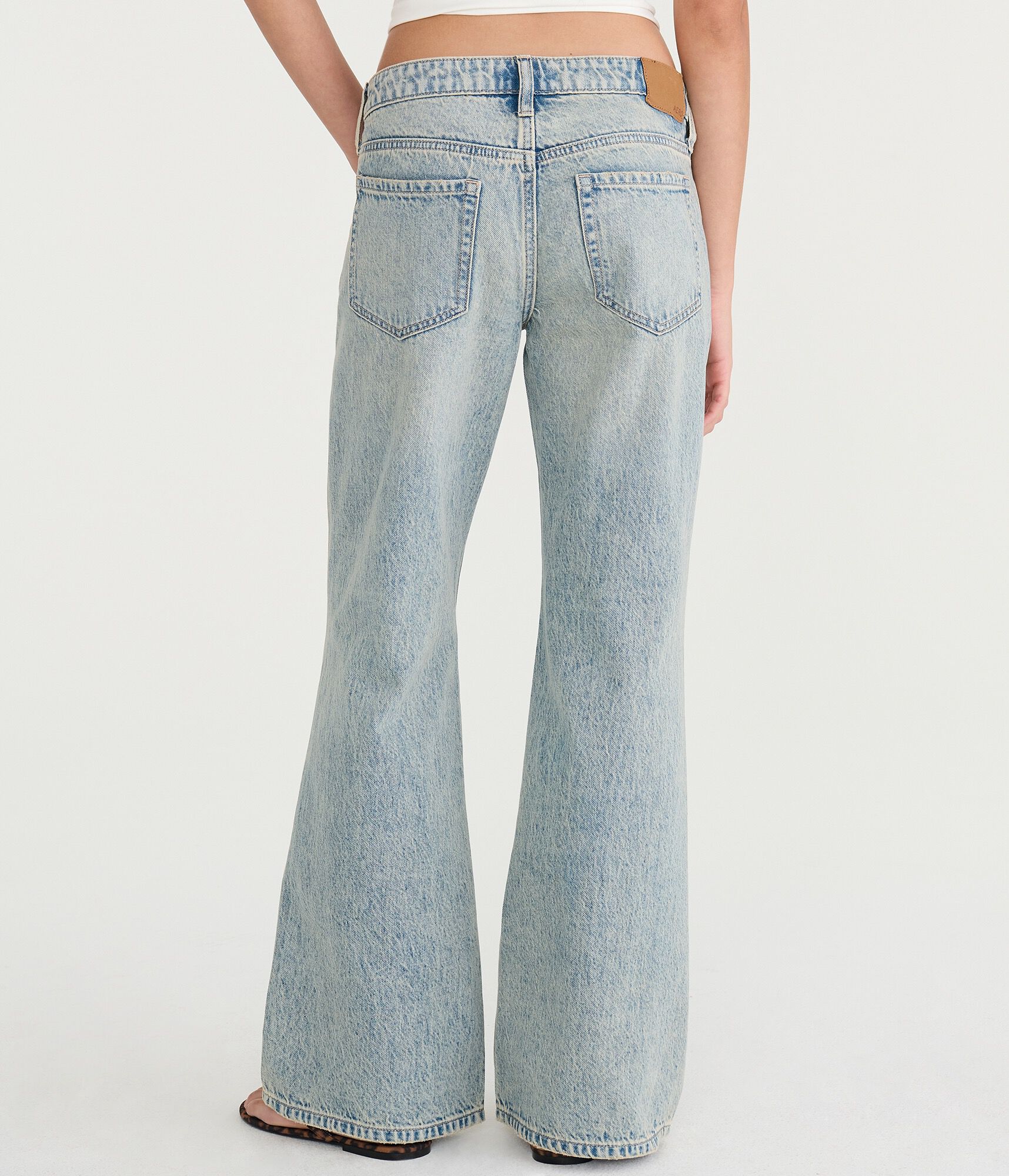 Low-Rise Baggy Flare Jean