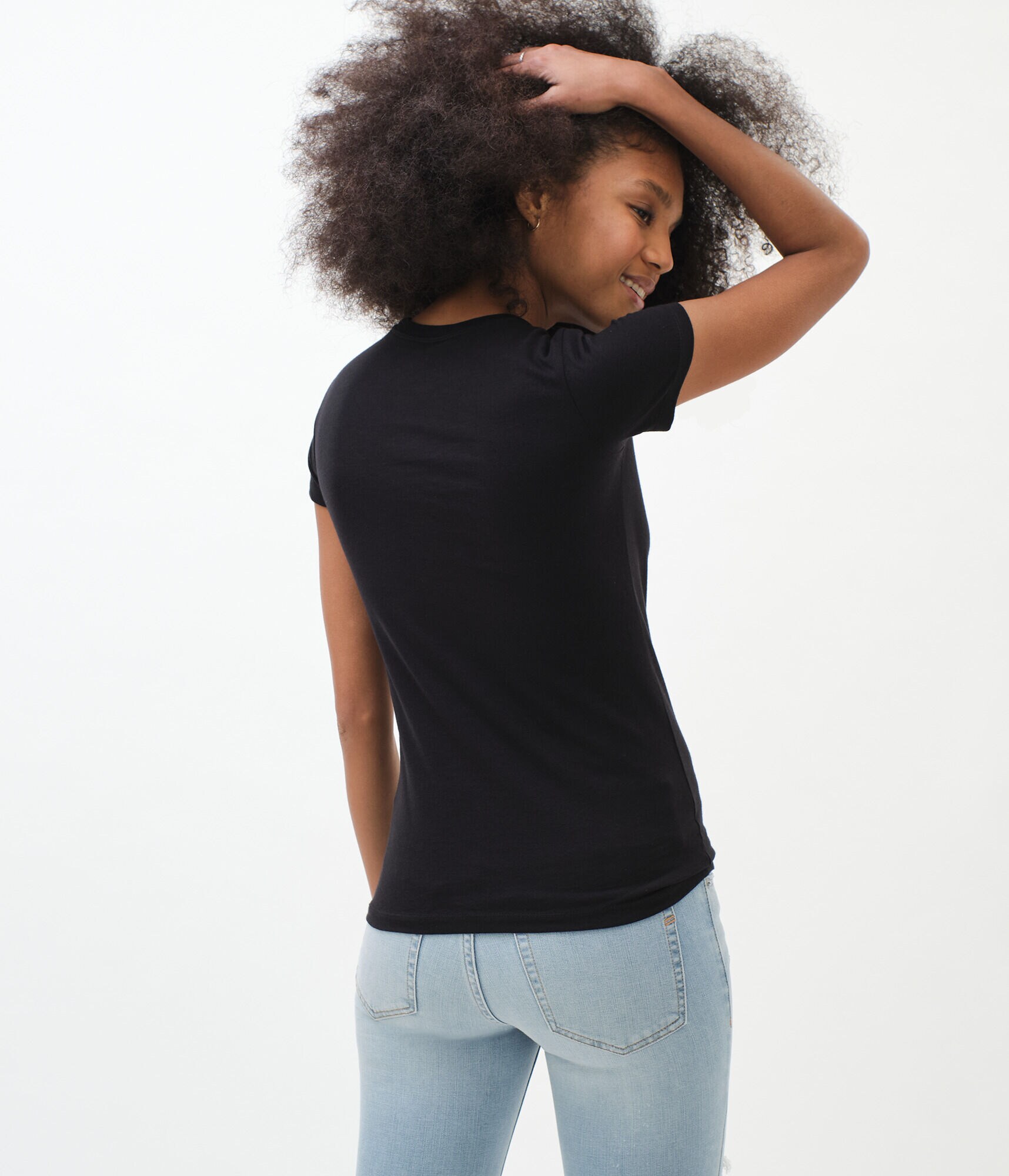 Loves Me Daisy Graphic Tee