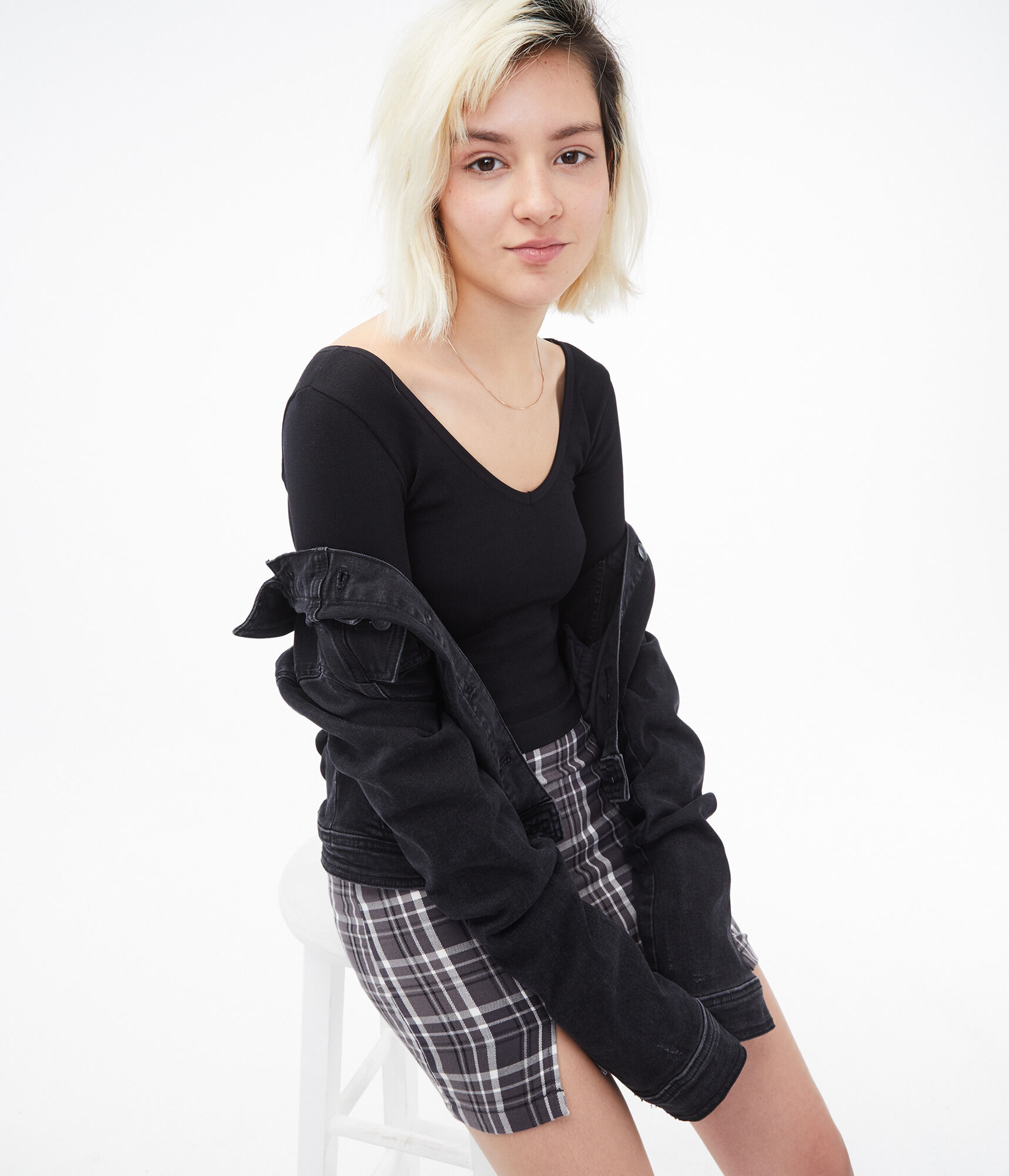 Seamless Ribbed Scoop-Neck Cropped Tee