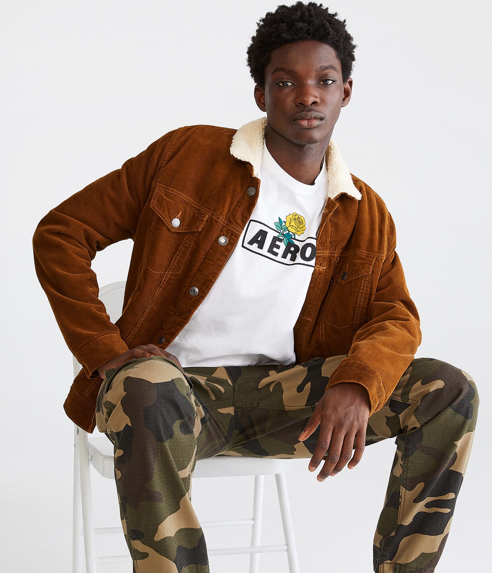 Aero Rose Box Logo Appliqu&eacute; Graphic Tee