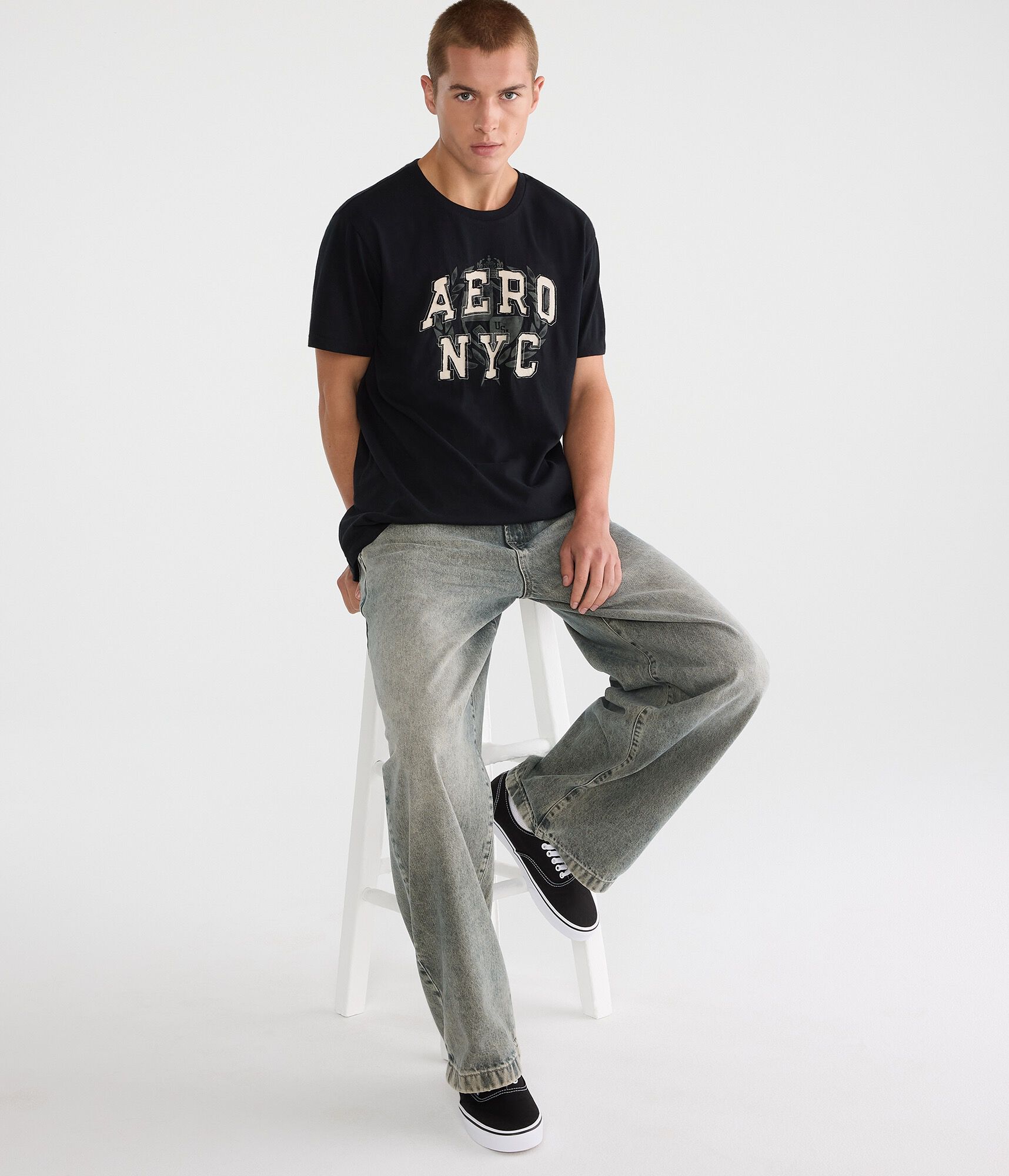 Aero NYC Crest Appliqu&eacute; Graphic Tee