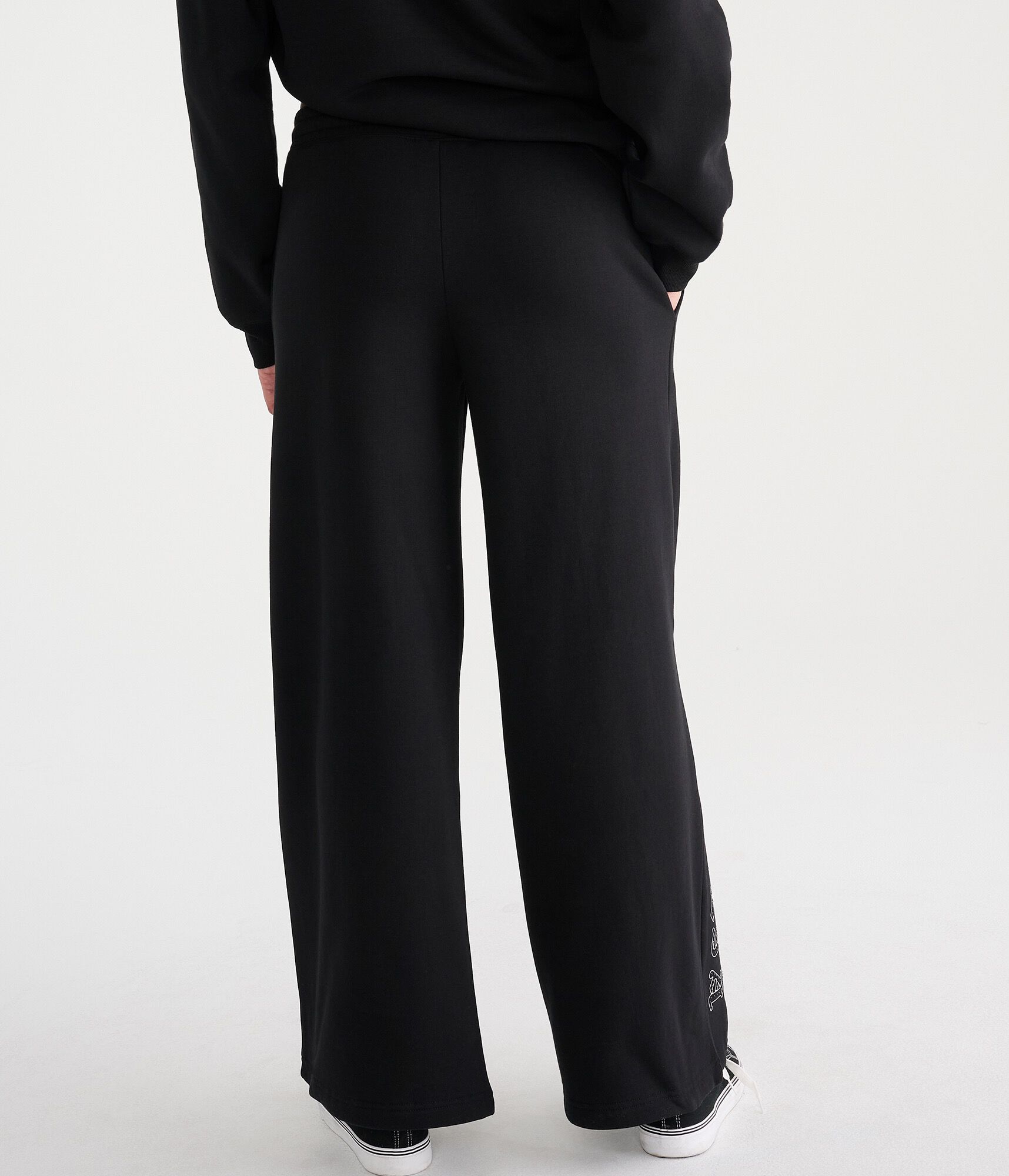 D&eacute;j&agrave; For Aero Rhinestone Rose Mid-Rise Wide Leg Sweatpants