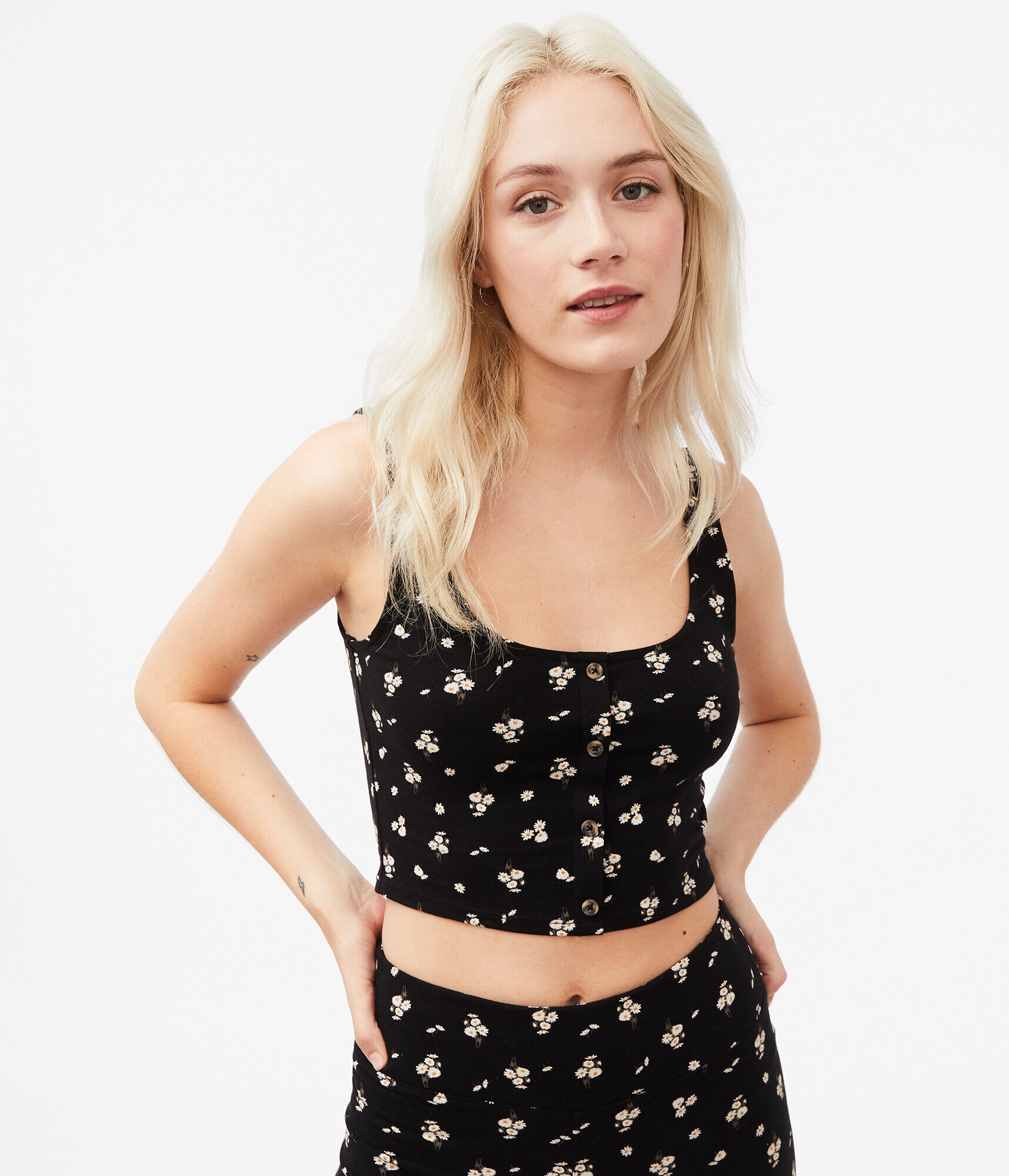 Floral Button-Front Cropped Tank***